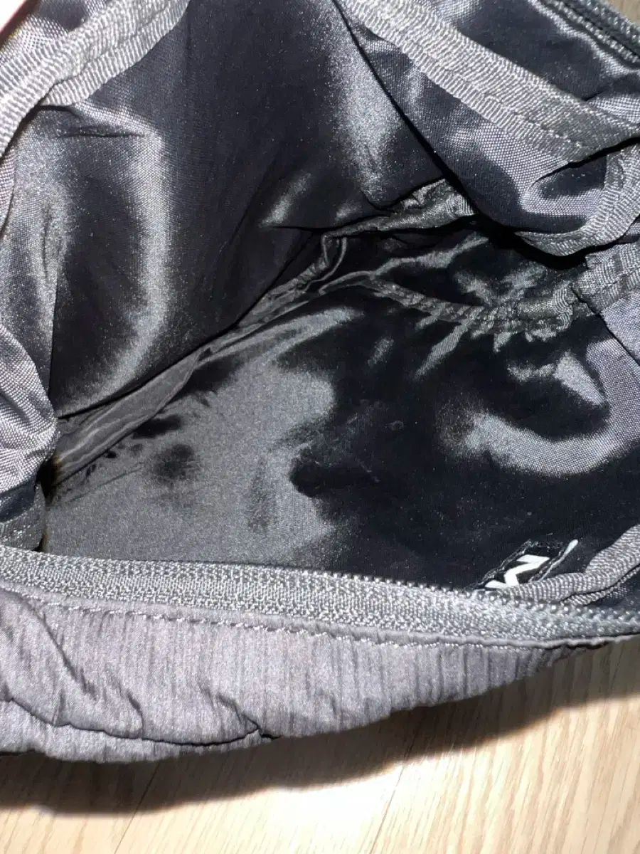 クロスバック ブラック