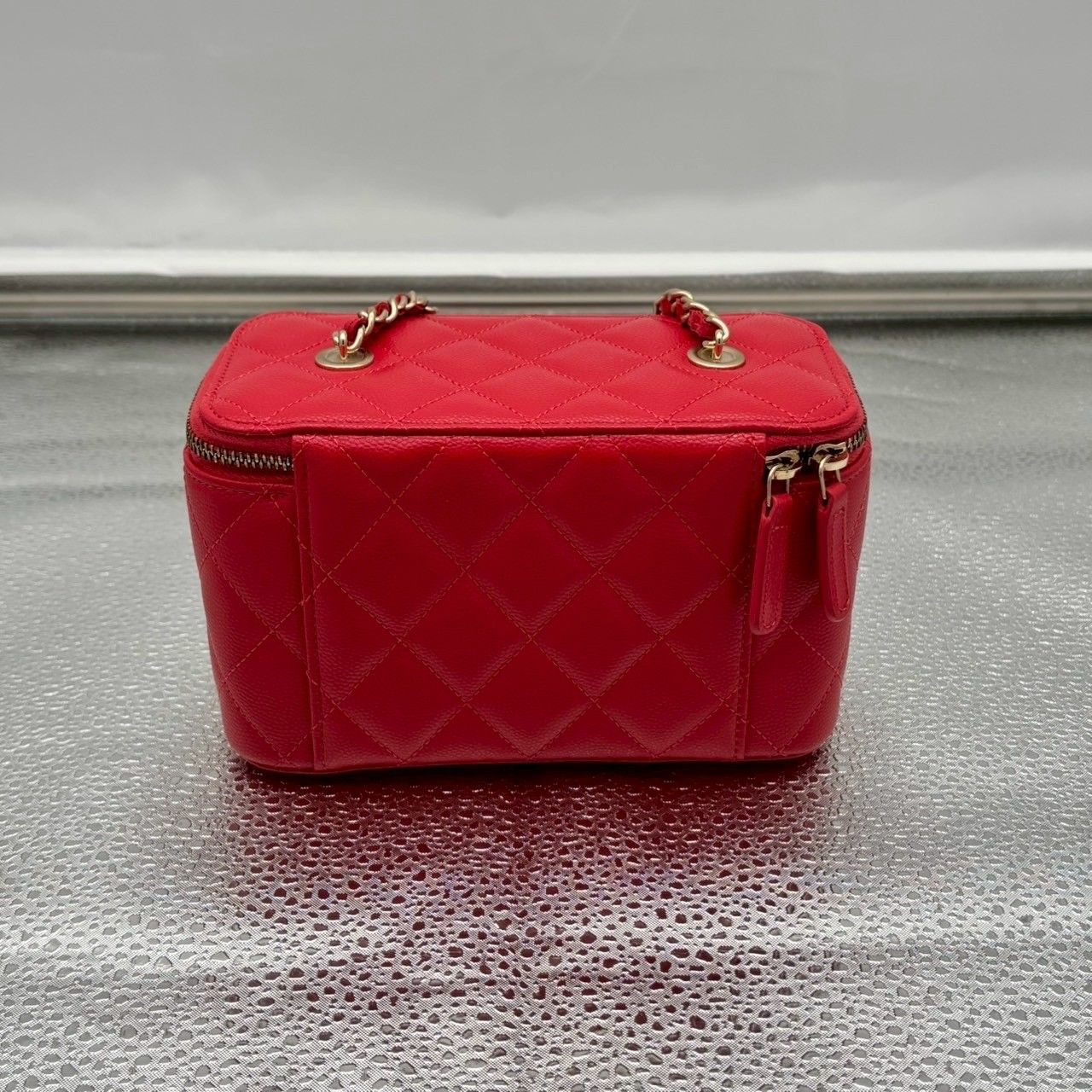 CHANEL ココマーク キャビアスキン バニティバッグ レッド 【公式通販】