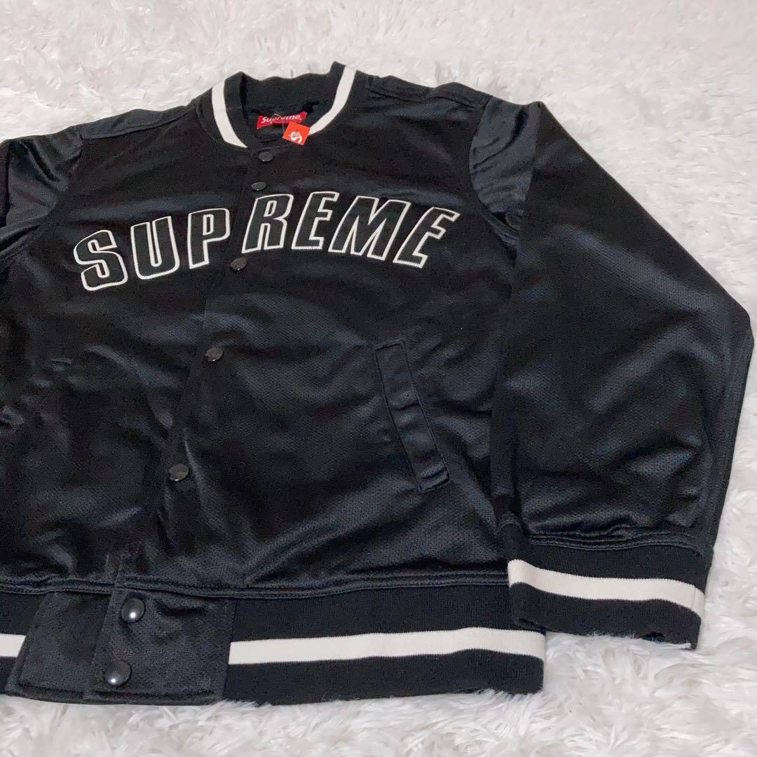 supreme フード付きスタジャン エンブレム付き 黒 supreme フード付きスタジャン エンブレム付き 黒