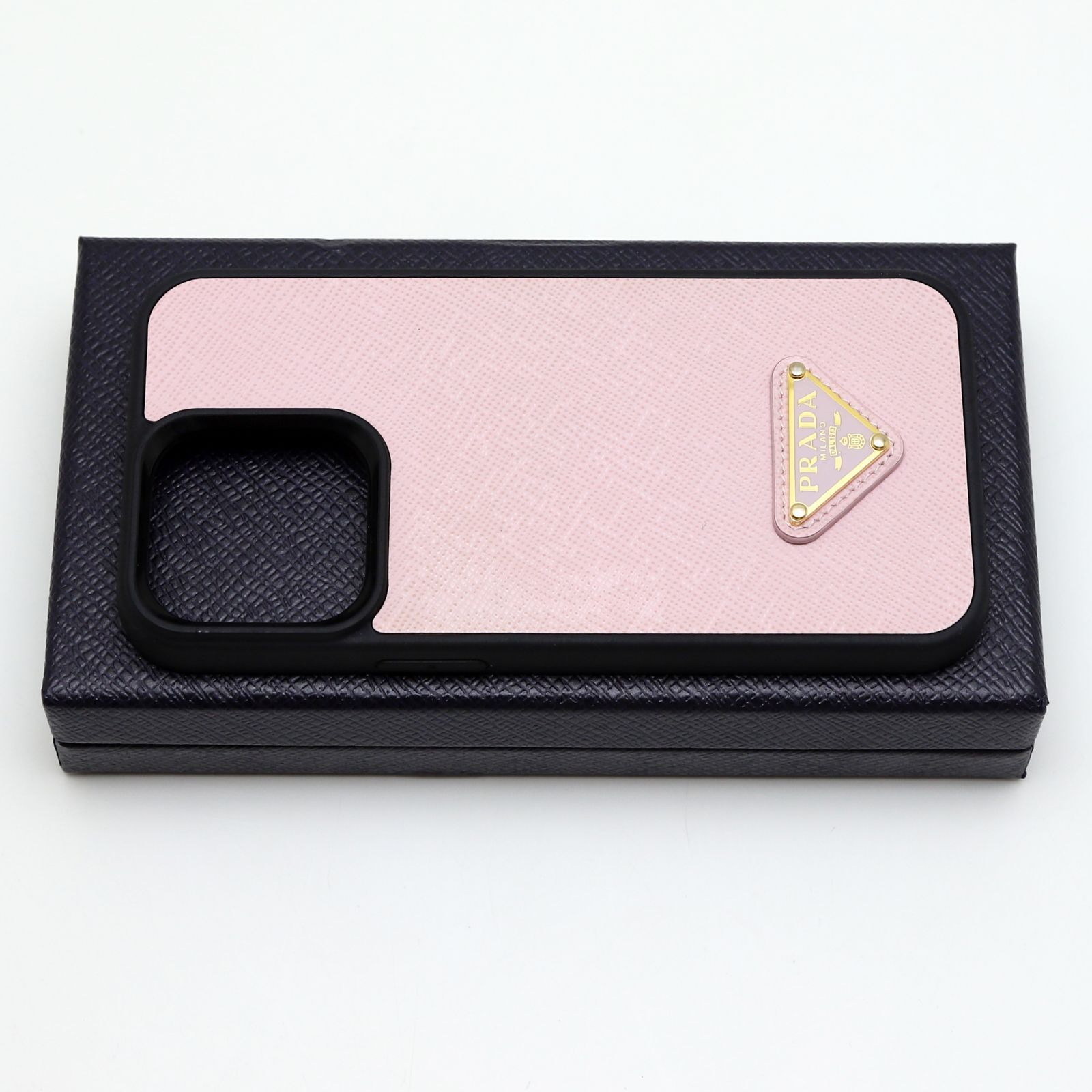 プラダ iPhoneケース ピンク サフィアーノ iPhone13 Pro用 1ZH149
