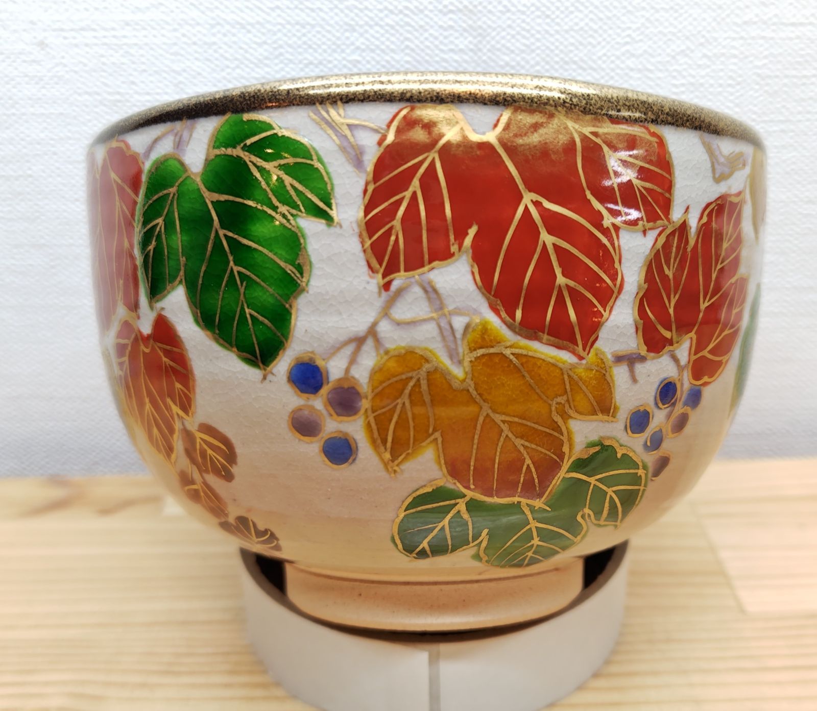 逢絢亭・新品】茶道具 茶碗 京焼 乾山 赤蔦の絵 内黒塗 壱休窯