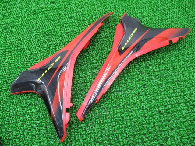 CRF250R サイドカバー 左右 赤 ホンダ 純正 中古 バイク 部品 ME10 割れ欠け無し 品薄 希少品 車検 Genuine