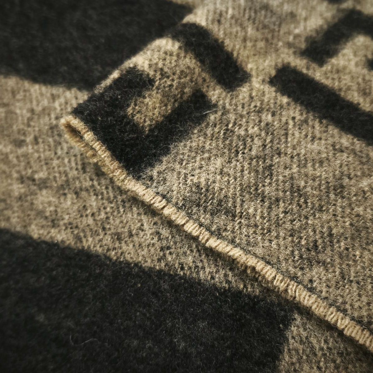 フェンディ ズッカ柄