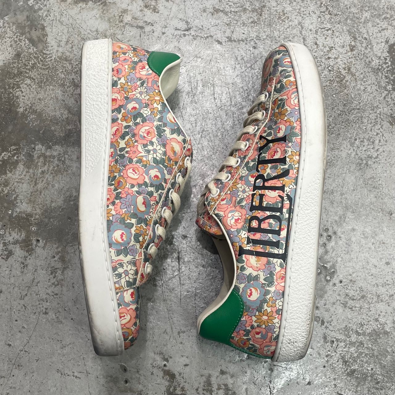 GUCCI × LIBERTY エース フローラル スニーカー 花柄 シューズ コラボ
