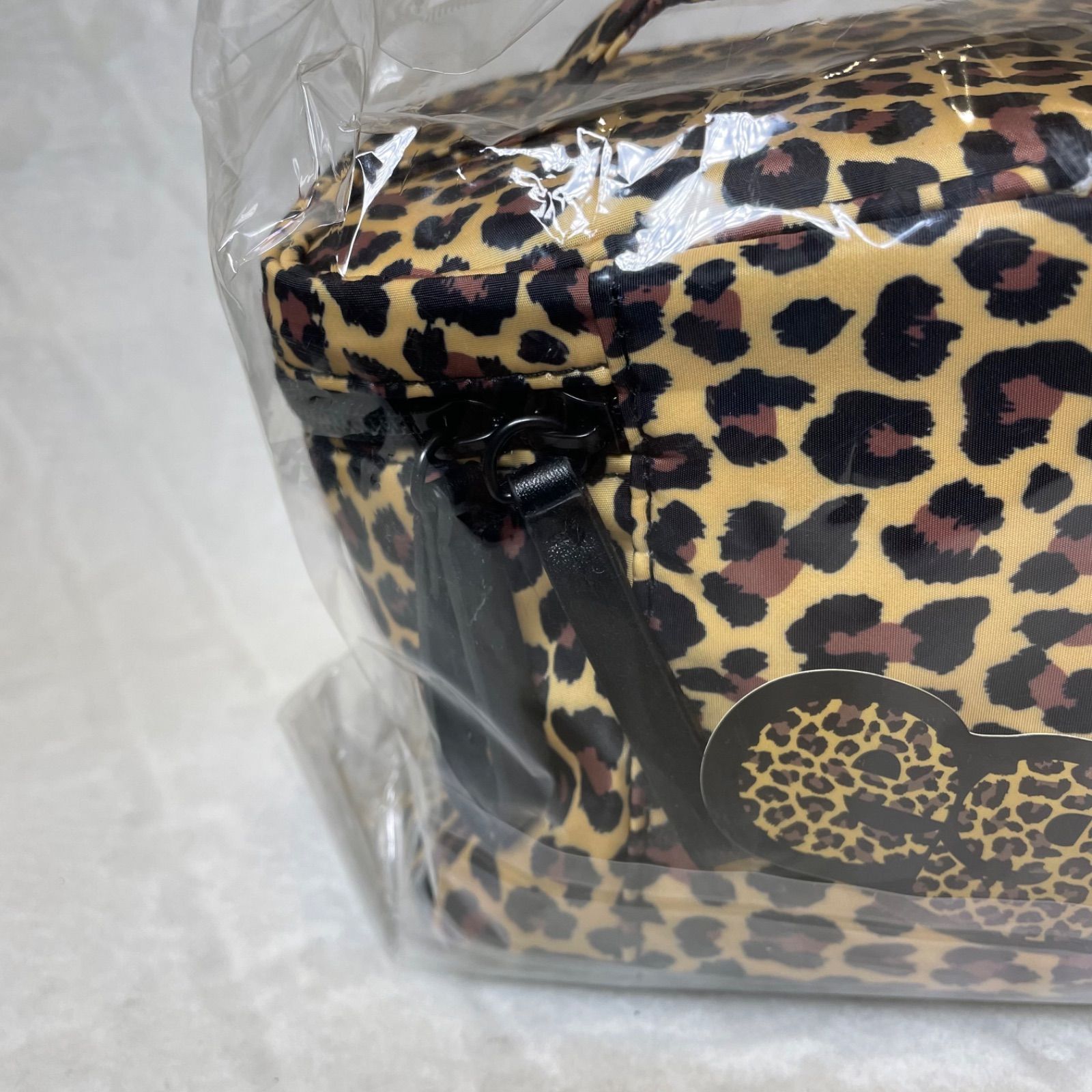 美品✨ ロエベ バニティバッグ ポーチ レオパード ヒョウ柄 エナメル 保存袋付 dsc05675.jpg