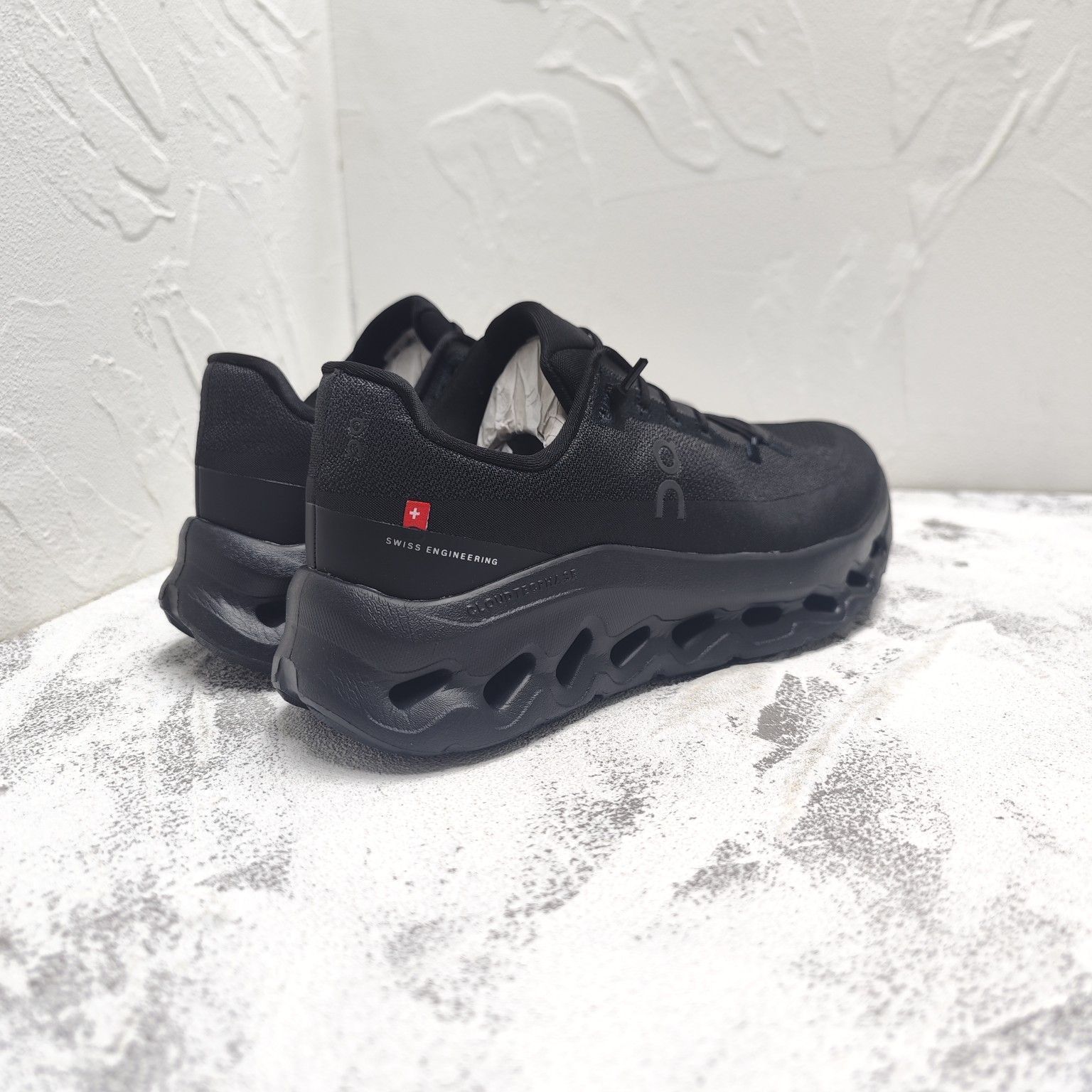 On cloudtilt ブラック　新品未使用 Women's On Running Cloudtilt – Eclipse Black | CloudTec