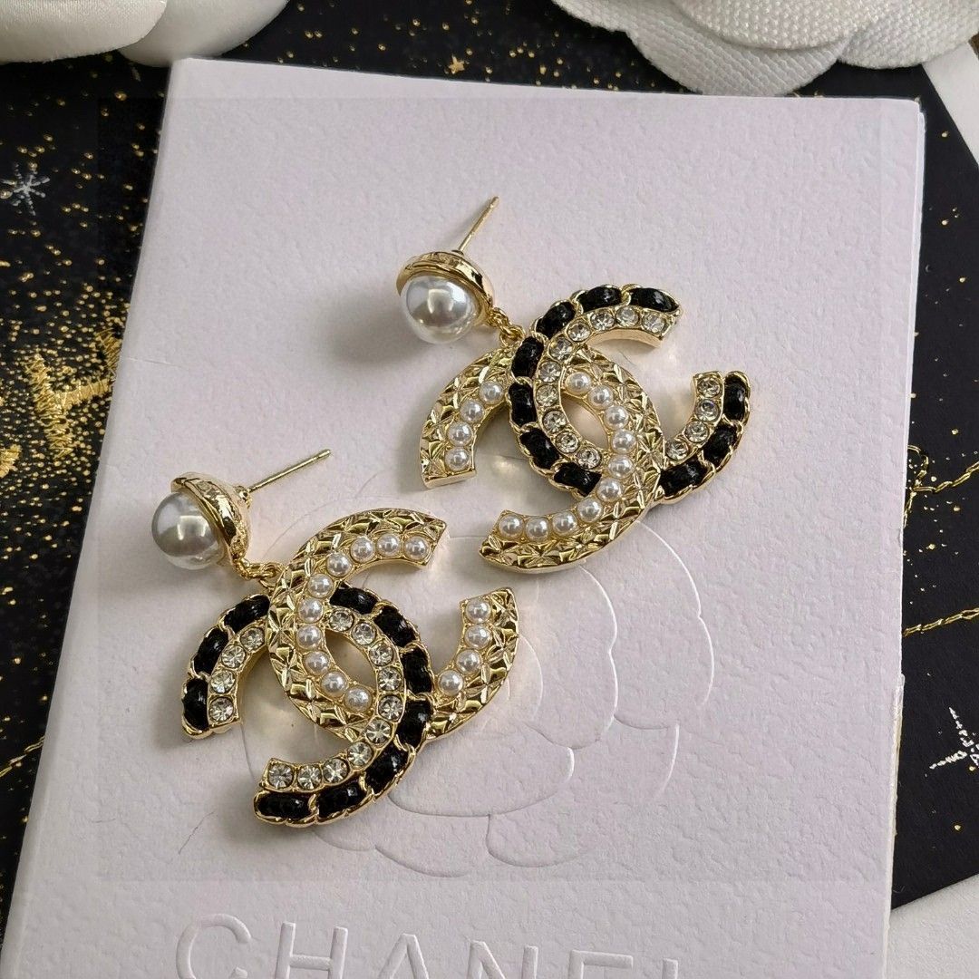 上品さがある♪【CHANEL】パール クリスタル イヤリング CHANEL】シャネル パール クリスタル イヤリング (CHANEL