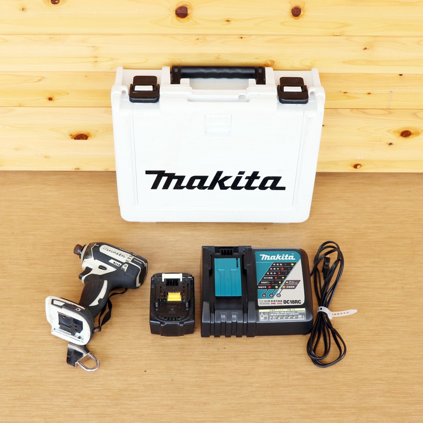新潟発 マキタ 充電式インパクトドライバ TD149D 18V 3.0Ah 動作確認済 