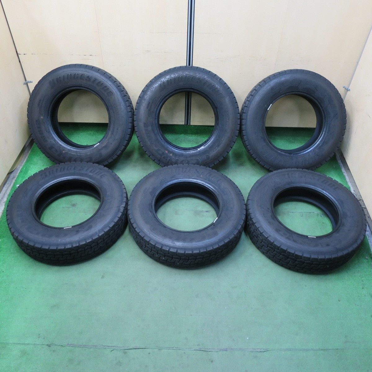 バリ溝 25年 9分 6本 トラック タイヤ 205|85R16 117|115N ブリヂストン エコピア M812 ミックス オールシーズン 16インチ 5101006イスタ