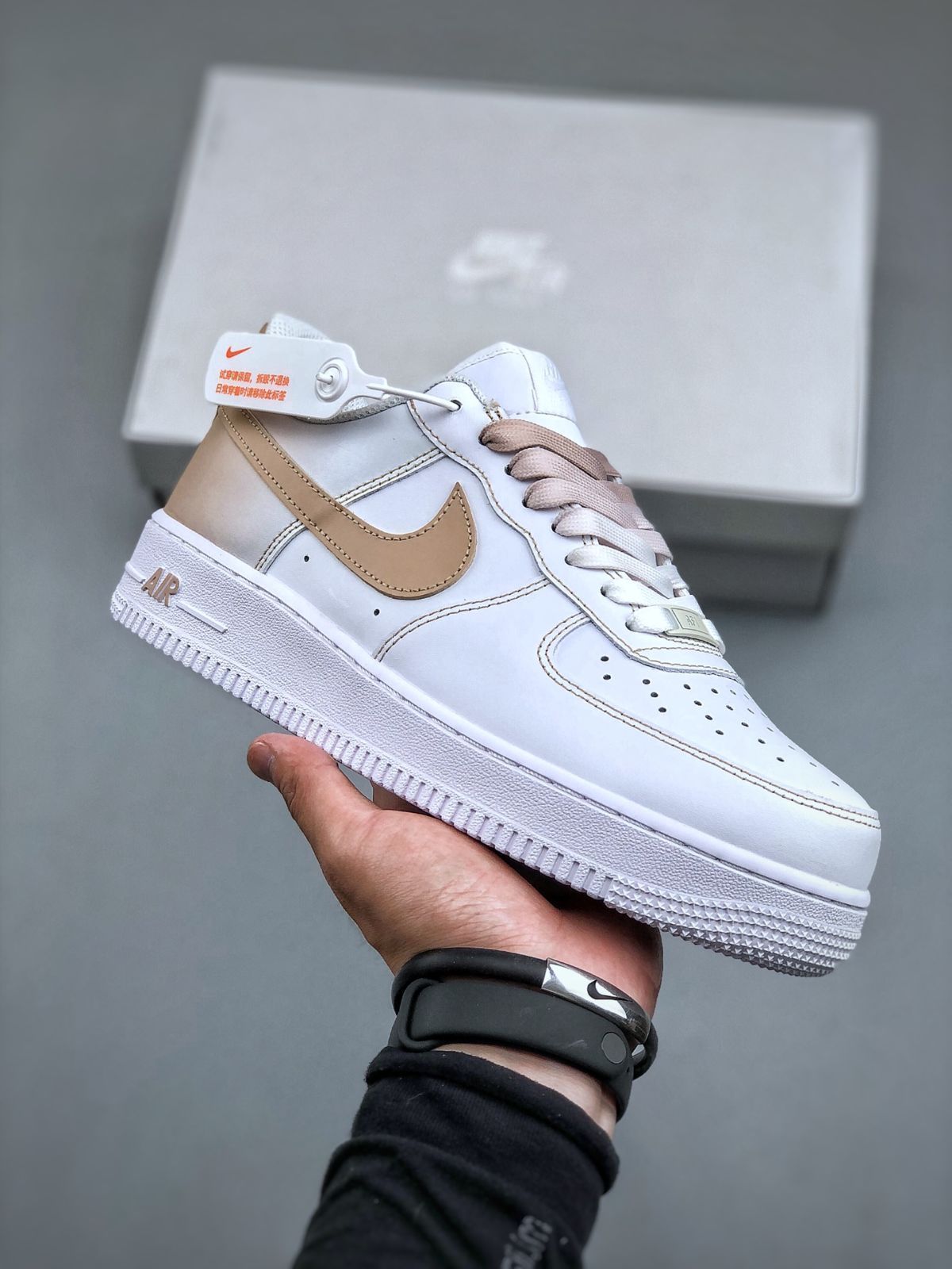 ナイキ スニーカー Nike Air Force 1 Low 07 男女兼用 並行輸入品