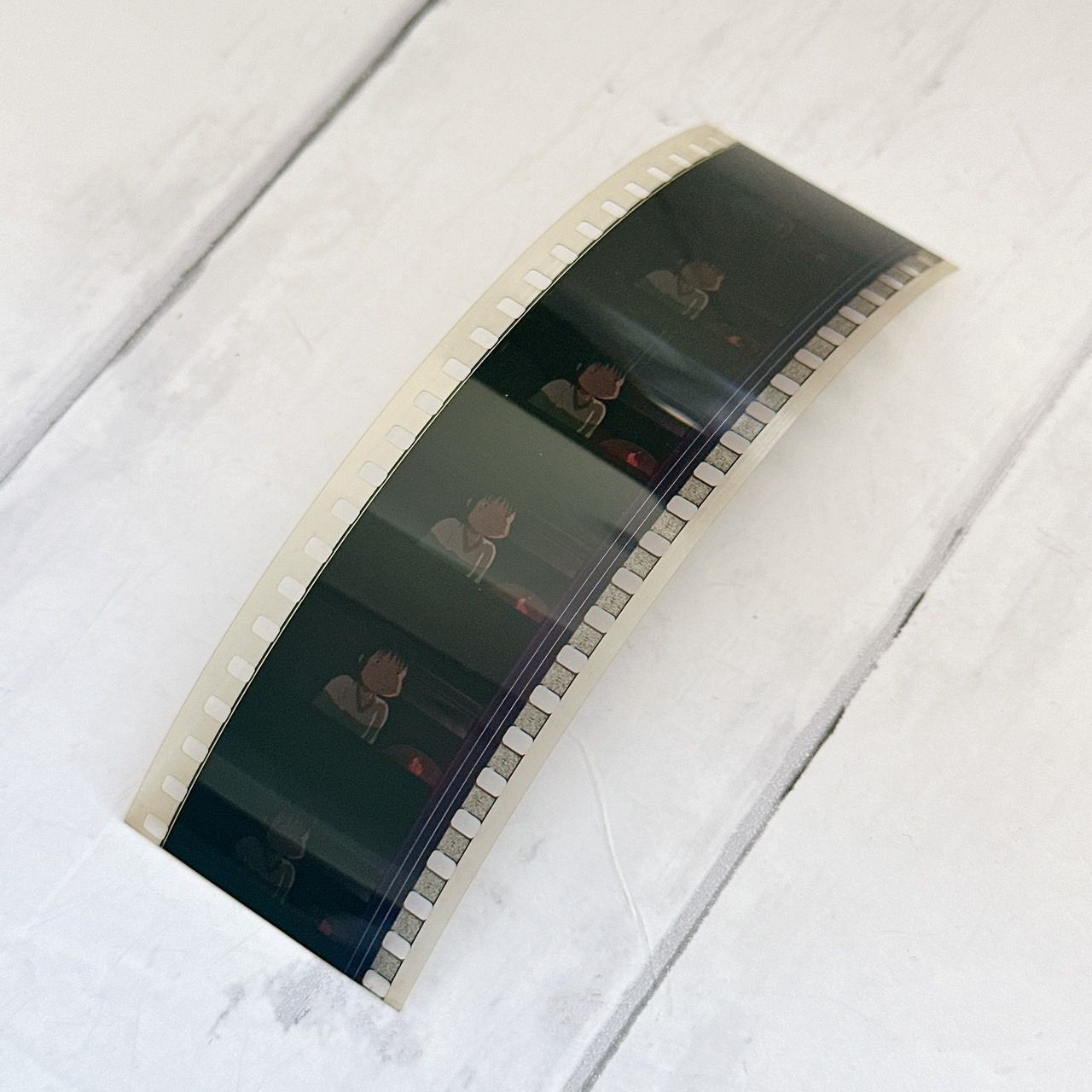 レア！スタジオジブリ 千と千尋の神隠し 35mm 映画フィルム 「ここで