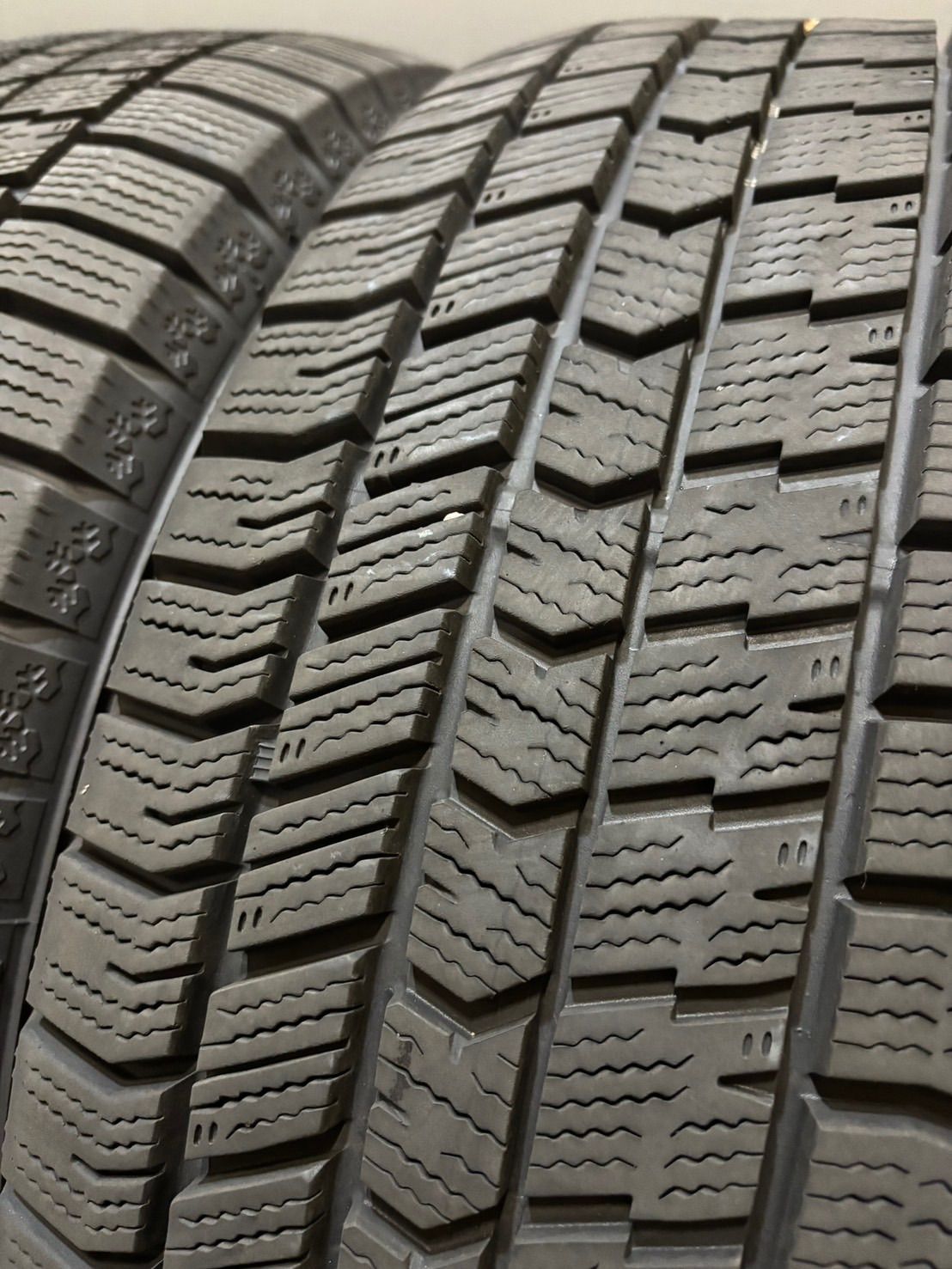 205 60R16 GOODYEAR ICE NAVI8 23年製 スタッドレス 4本 ノア ヴォクシー ステップワゴン 4-K377 FFCRYSTALESIA_COM