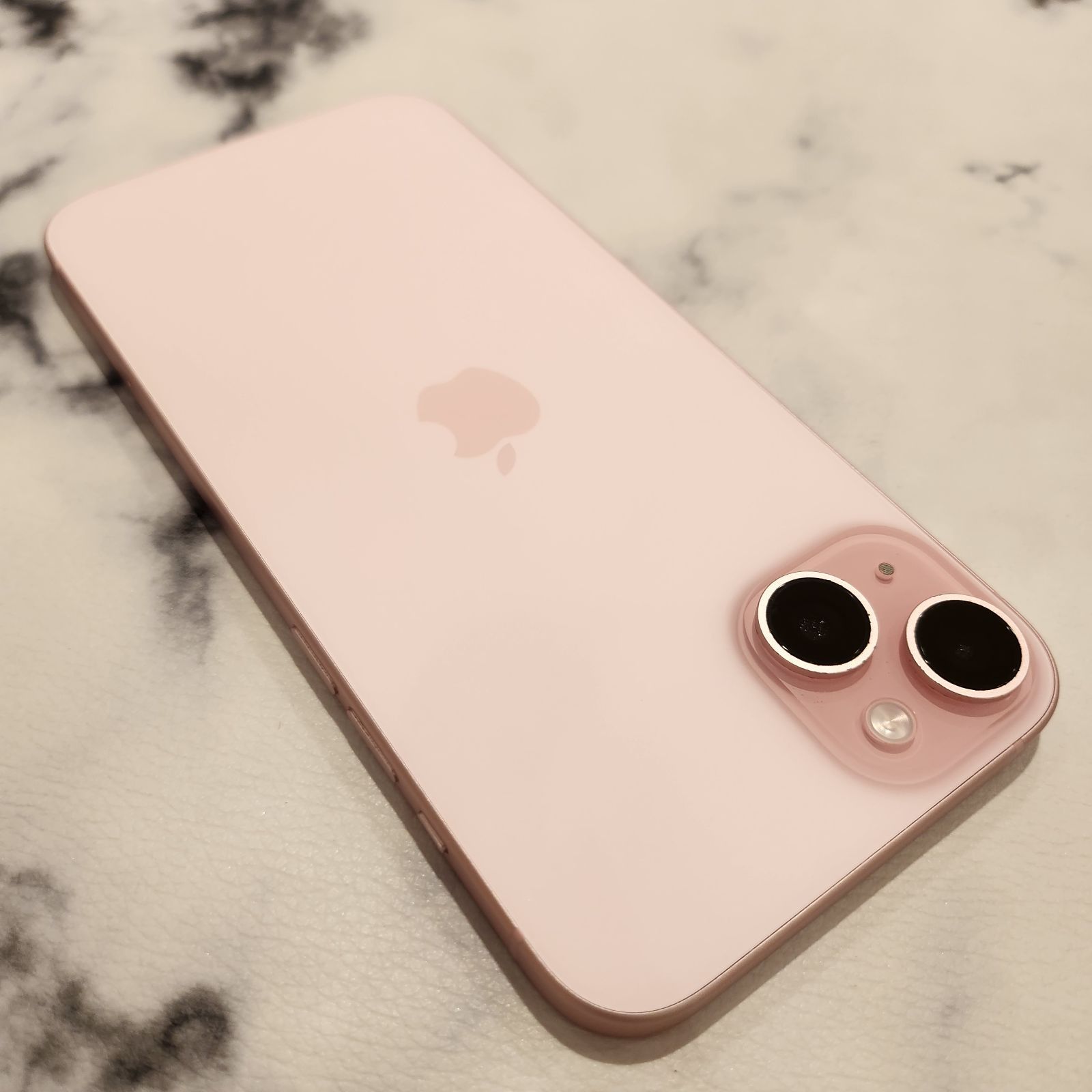 No.1129] iPhone15Plus 128GB【バッテリー90％】 - メルカリ