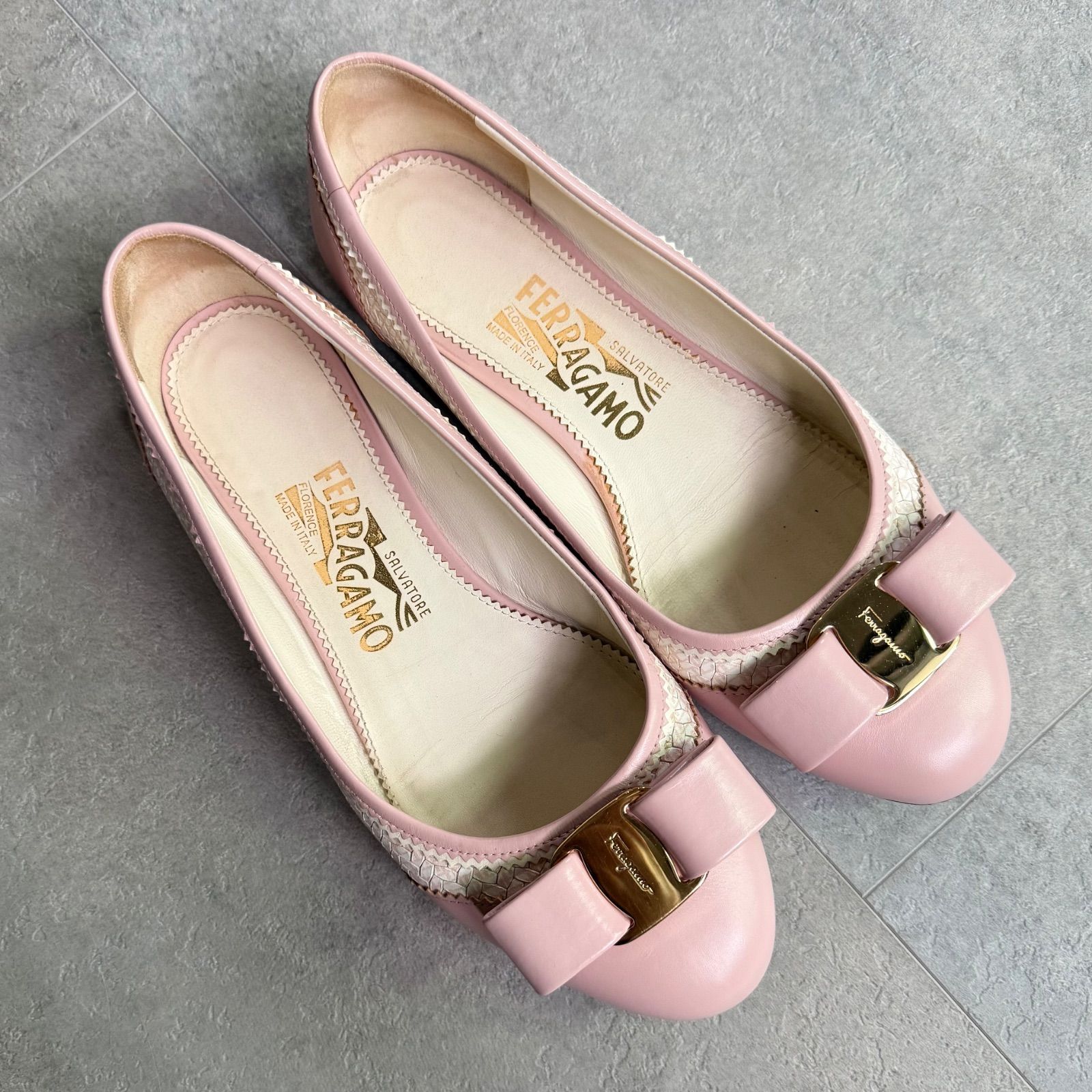 フェラガモ Salvatore Ferragamo フラットシューズ ピンク 希少カラー