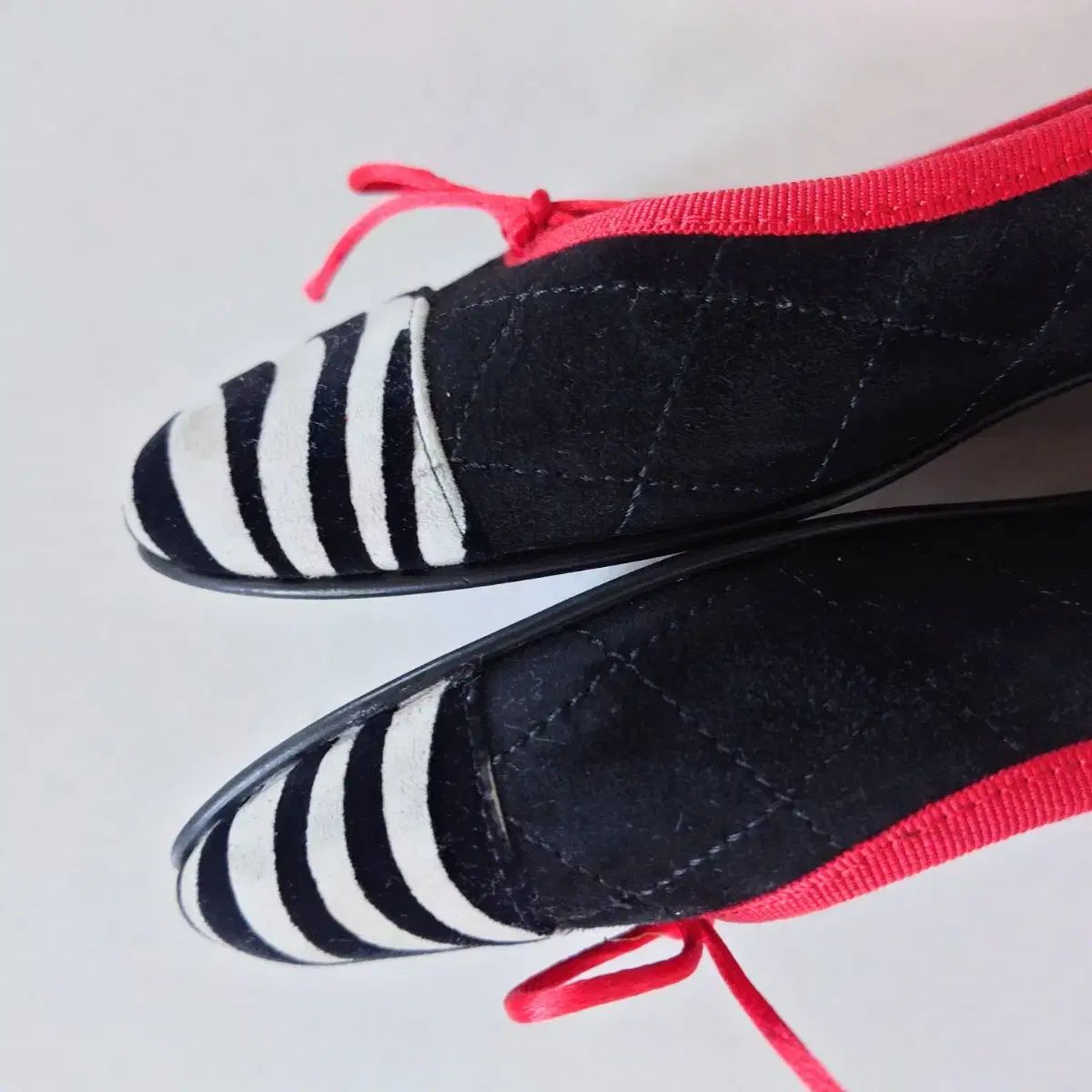 スウェード フラットシューズ