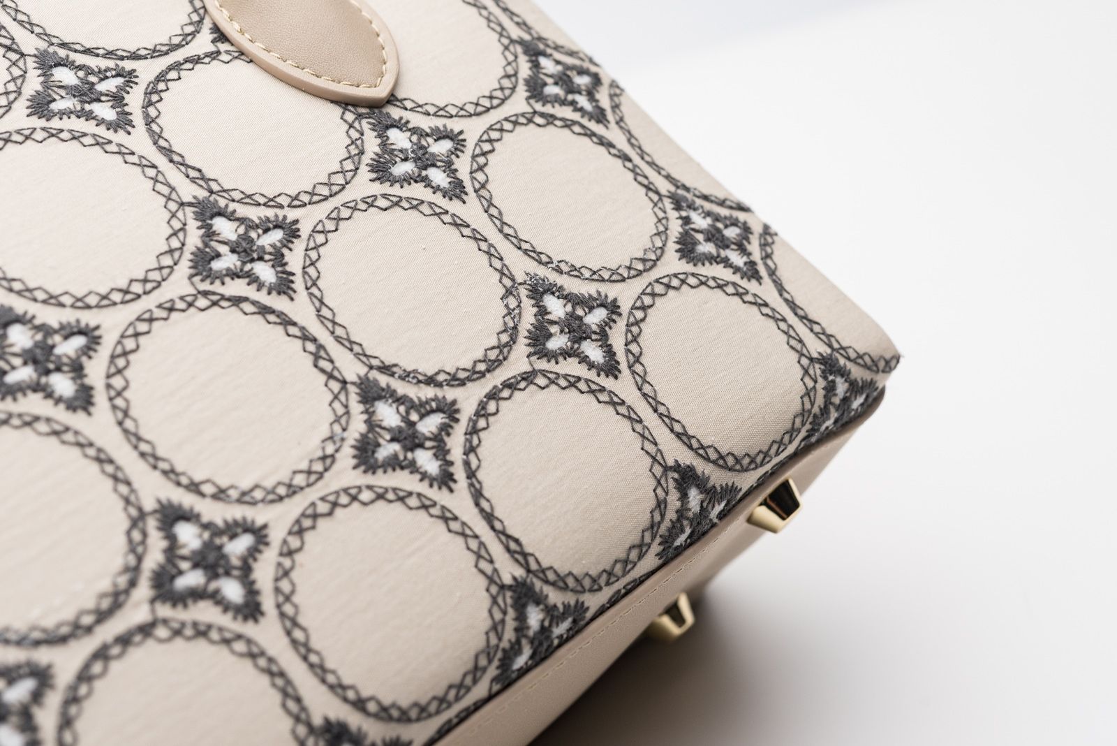 利休バッグ サークル刺繍