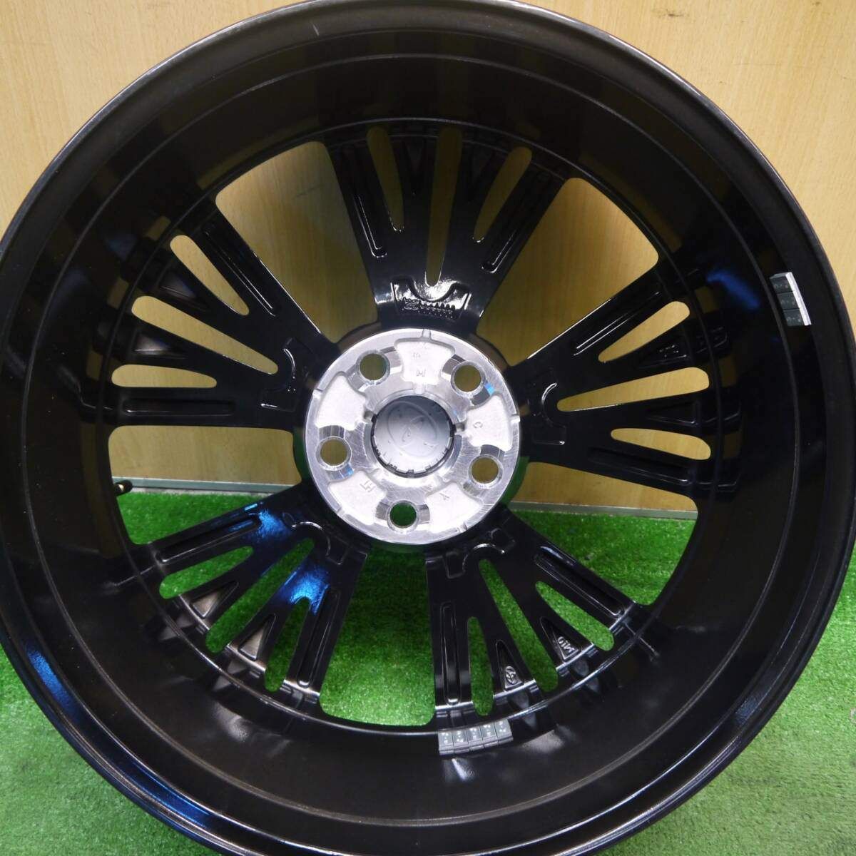 ブーヤ　 プリウス60 純正タイヤホイール1本　 新車外し トヨタ 60プリウス 19インチ 新車外し 純正ホイール 1本 新車外し