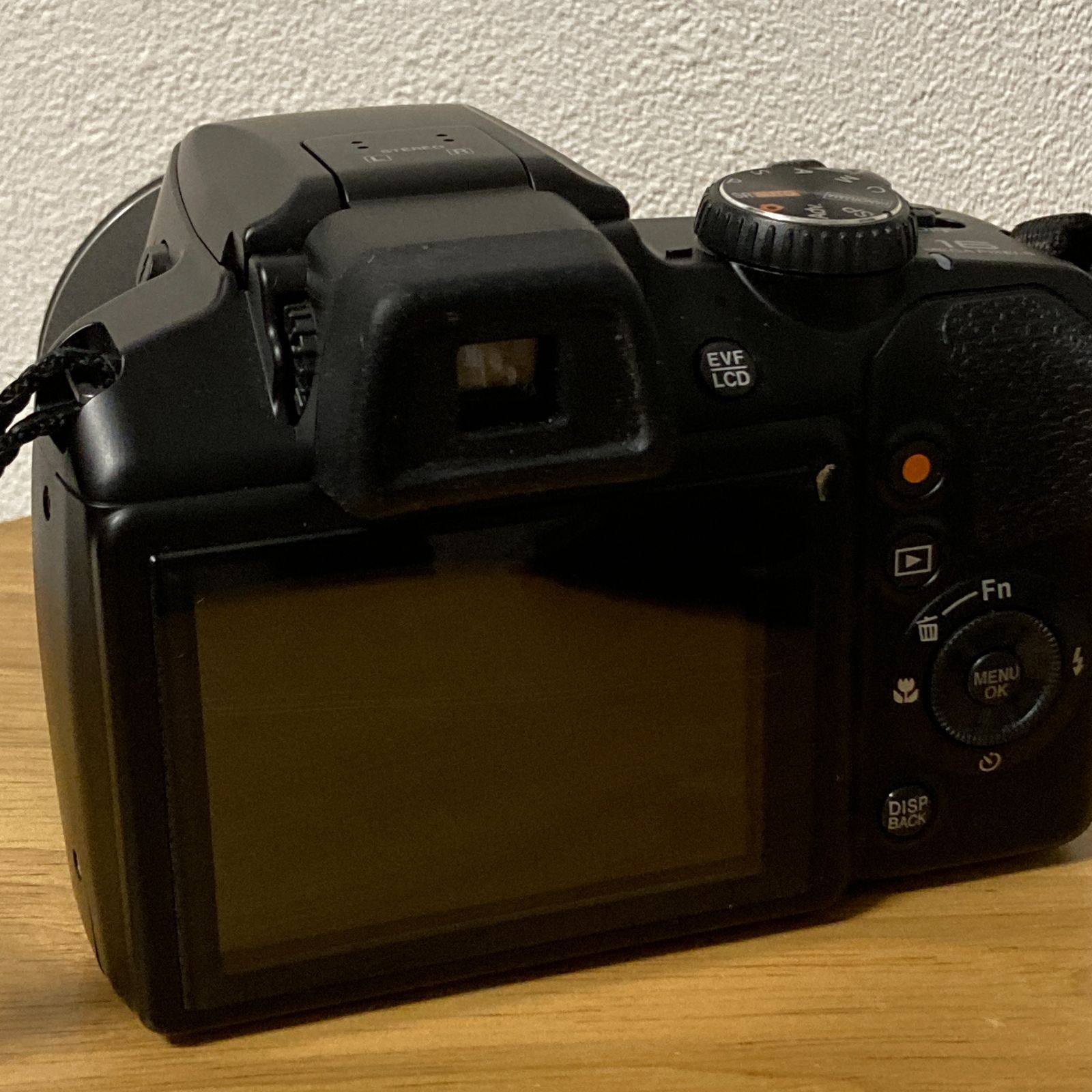 動作確認済み 44倍ズーム FINEPIX S8400 FUJIFILM 単3乾電池4本で作動 