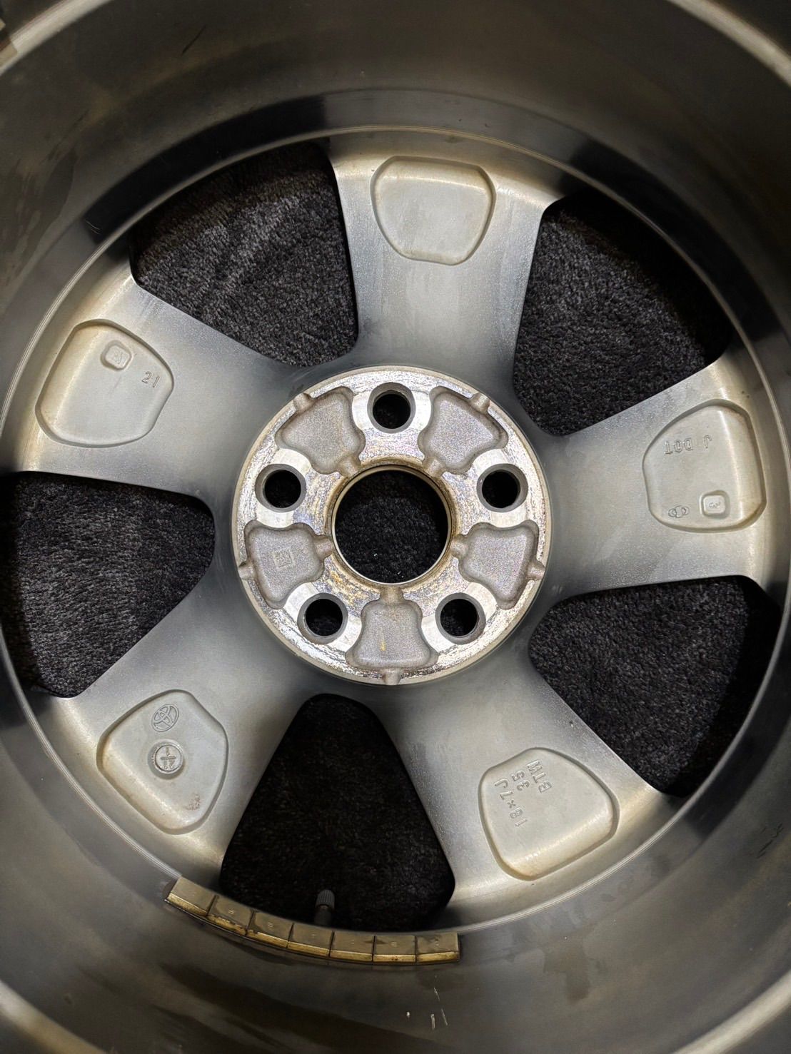 ☆トヨタ RAV4 PHV 純正 18インチ 7J +35 114.3 5H アルミ