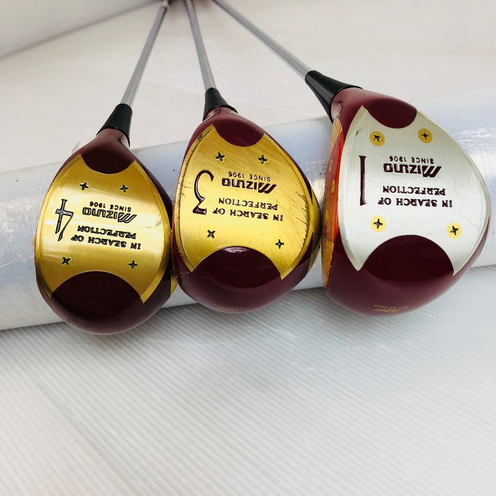 全品本物! レディース MIZUNO ミズノ Champion Flag チャンピオンフラッグ パーシモン ゴルフ クラブ セット 入門 バッグ付き 右利き パター付 Y-96 大特価!!