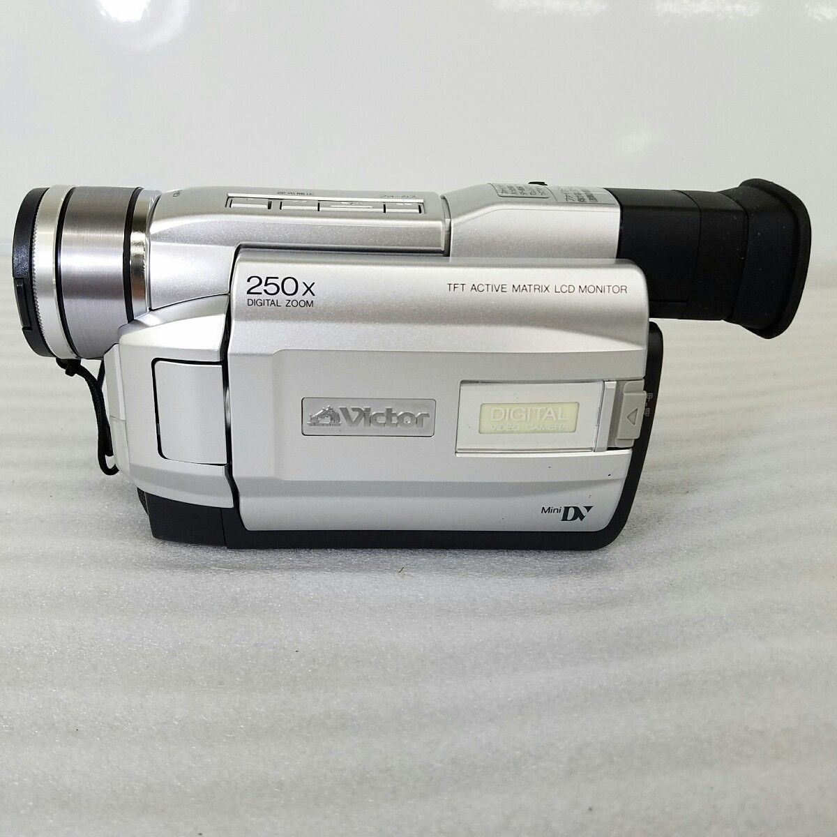 美品】 ビクター デジタルビデオカメラ GR-DVF11K ビデオカメラ - メルカリ