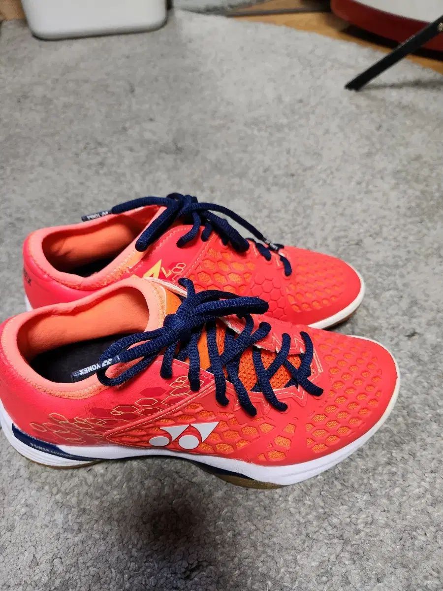 ヨネックス YONEX YONEX 03Z パワークッション バドミントン 靴- 235