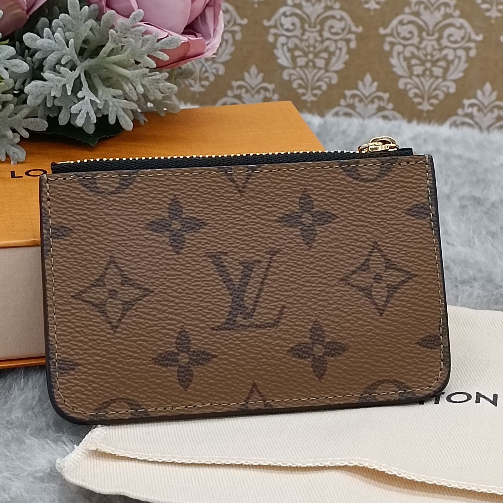 LOUISVUITTON 》 ☆美品☆ ルイヴィトン カードケース ポルト カルト・ロミー M81912 モノグラムリバース RFID コインケース  コンパクト財布 保存箱付 現行商品 送料無料・匿名配送・最短即日発送いたします！ 1267 - メルカリ