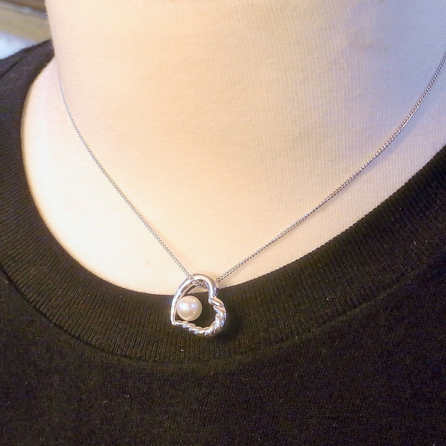 新品同様 美品 田崎真珠 タサキ 7mm玉 パール ハート ネックレス