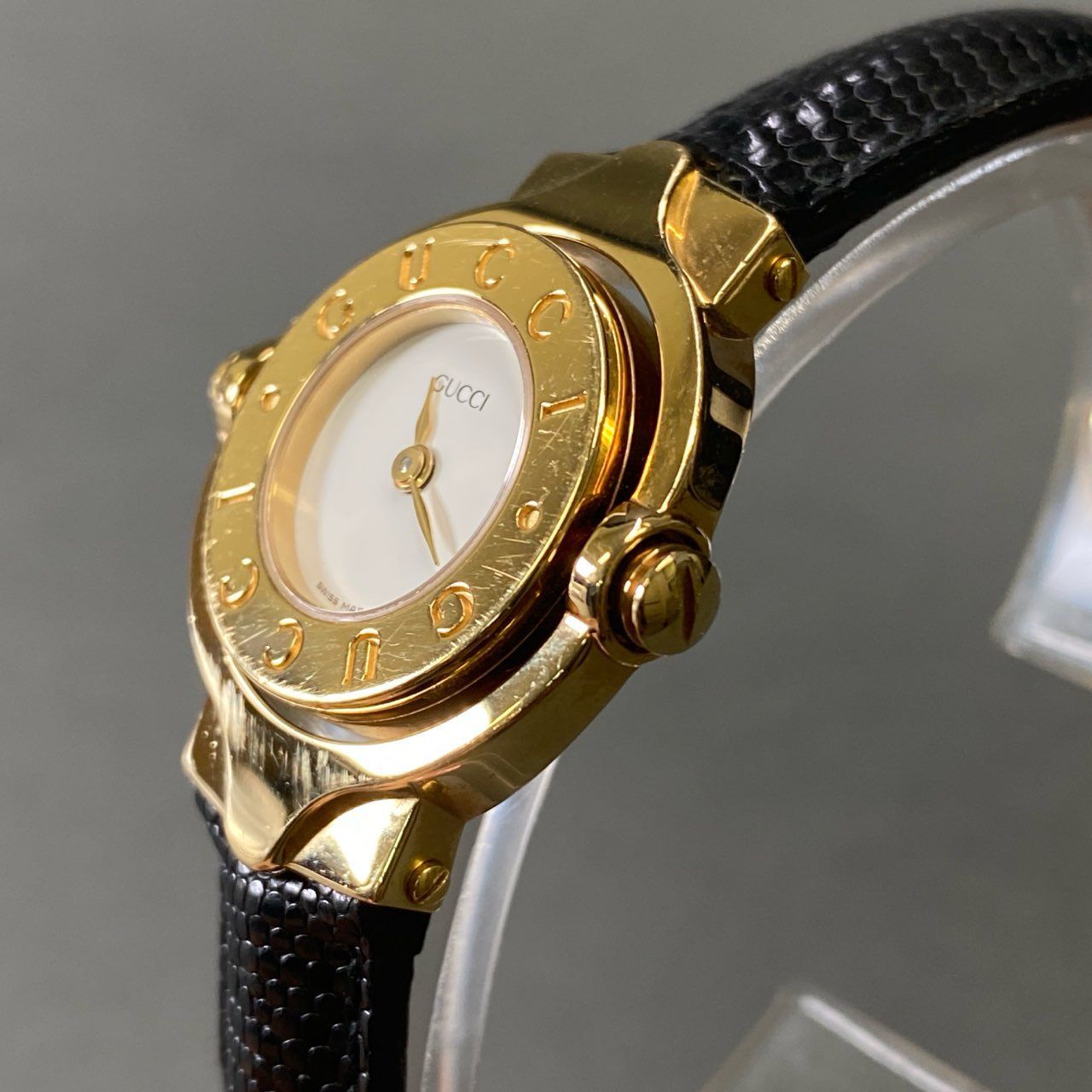 GUCCI グッチ バングル 腕時計 ターンフェイス リバーシブル ショップ