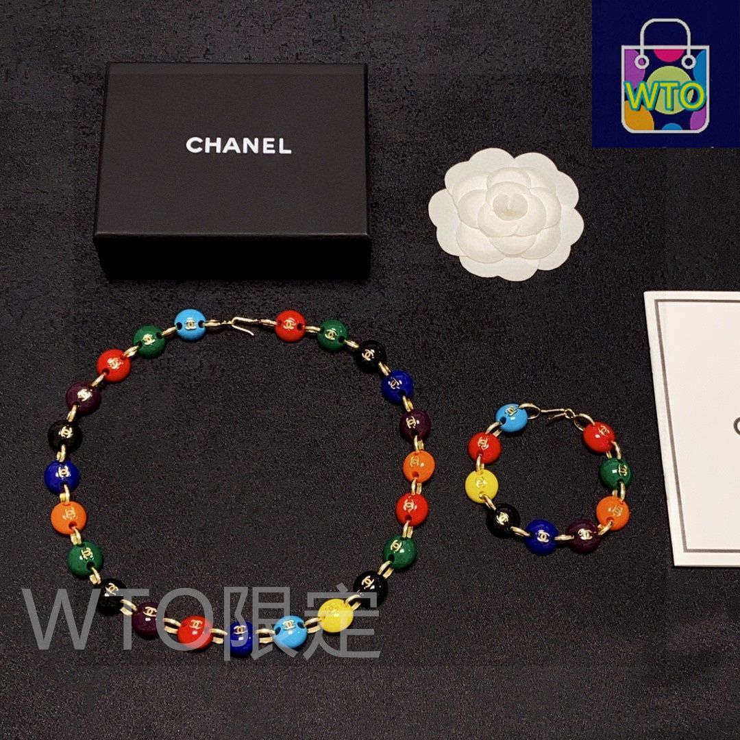 【優美な存在感】CHANELカラービーズブレスレット 今日特価】Chanel 最新モデル ダブル C カラフルビーズ ピーポー