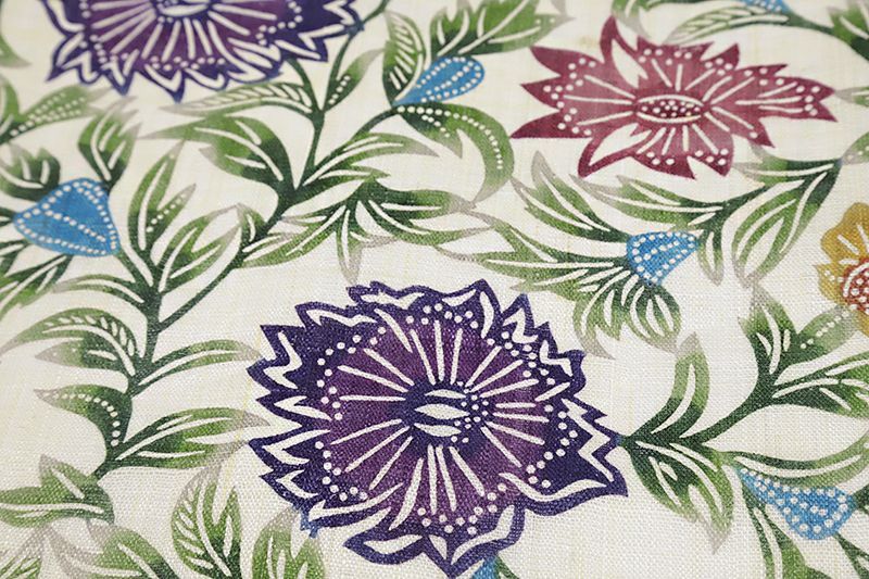 栗山吉三郎 名古屋帯 栗山紅型 和染紅型 紅型染 ベージュ 犬 花唐草 本大麻 九寸 麻 手積み 手織り 夏物 新品 未仕立て お洒落着 カジュアル かわい No.88-1927 栗山吉三郎 名古屋帯 栗山紅型 和染紅型 紅型染 薄ベージュ 菊 大菊詰