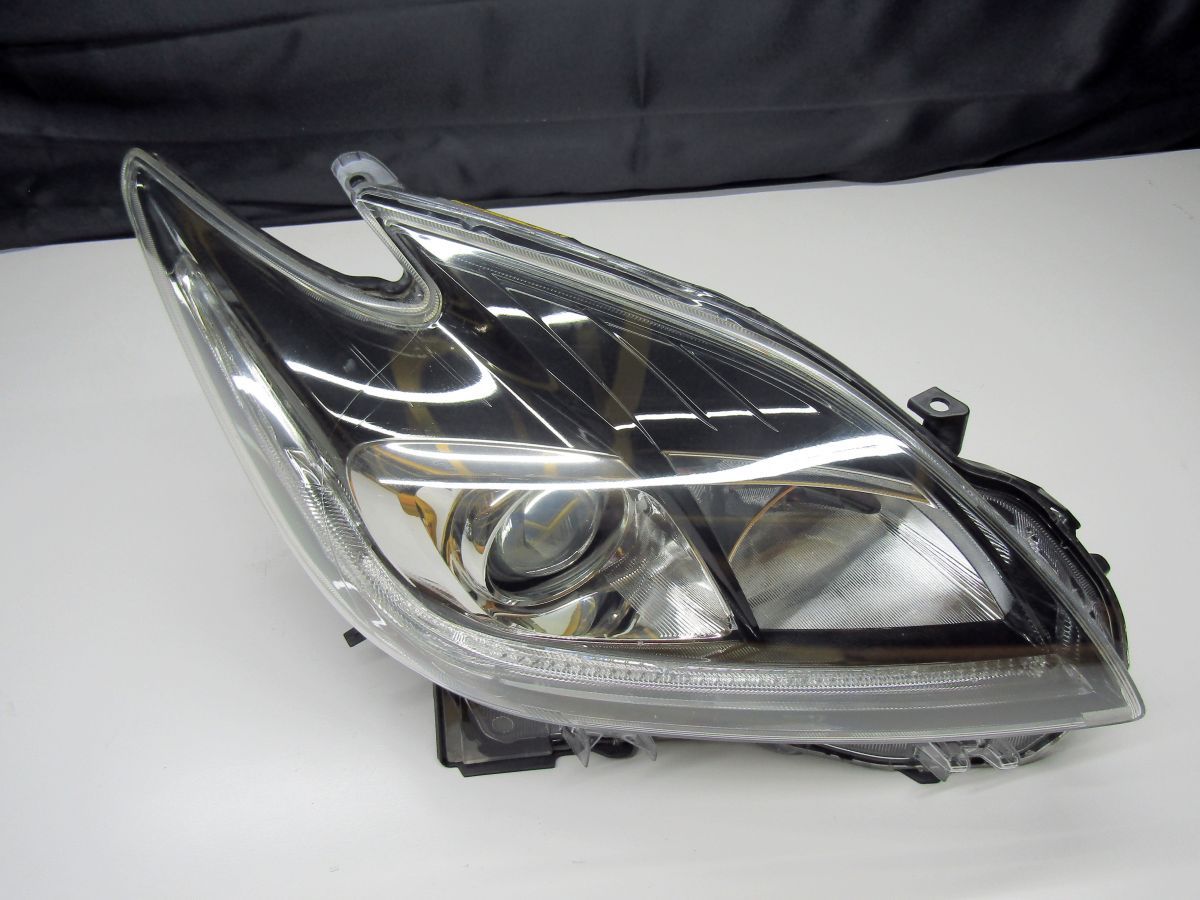 シャノル様　プリウス ZVW30 後期 左ヘッドライトHID 部品番号47-52 シャノル様 プリウス ZVW30 後期 左ヘッドライトHID 部品番号47