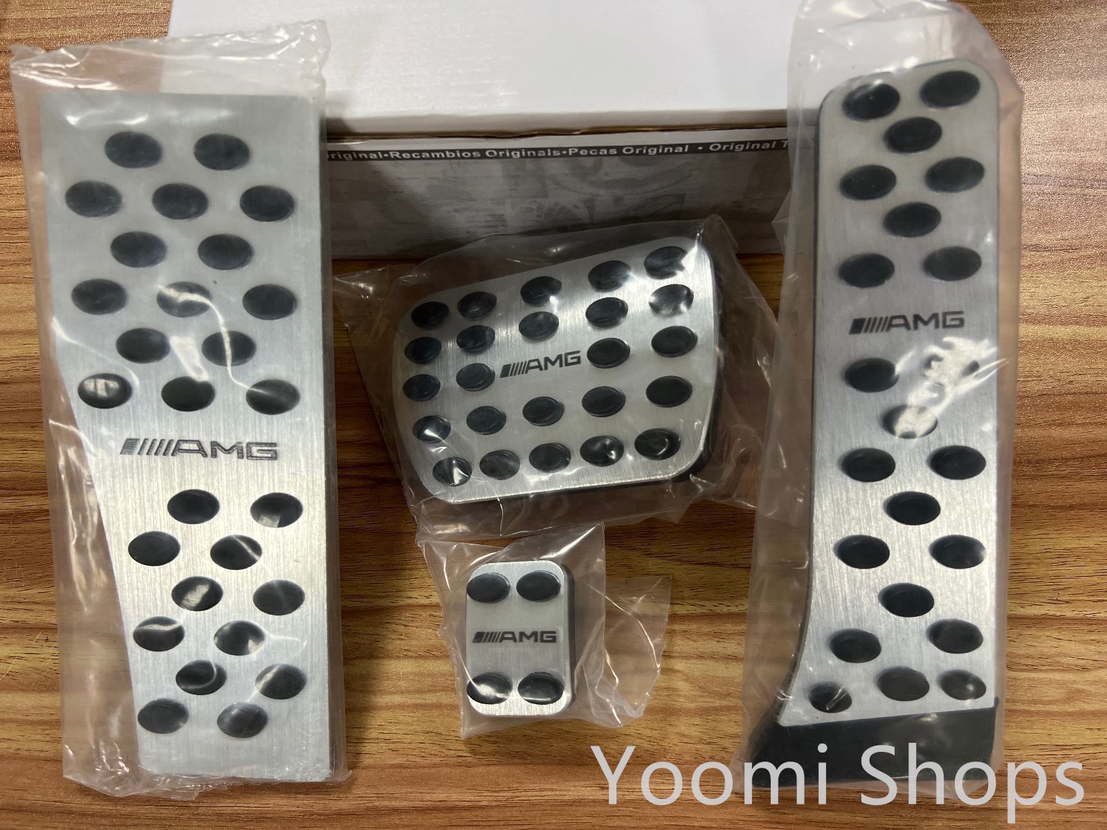【新品未使用】メルセデス ベンツ AMGロゴ入り AT車用 ベンツ W204 W205 w219 W218 w222 w221 c207 c217 w211 w212 w213高品