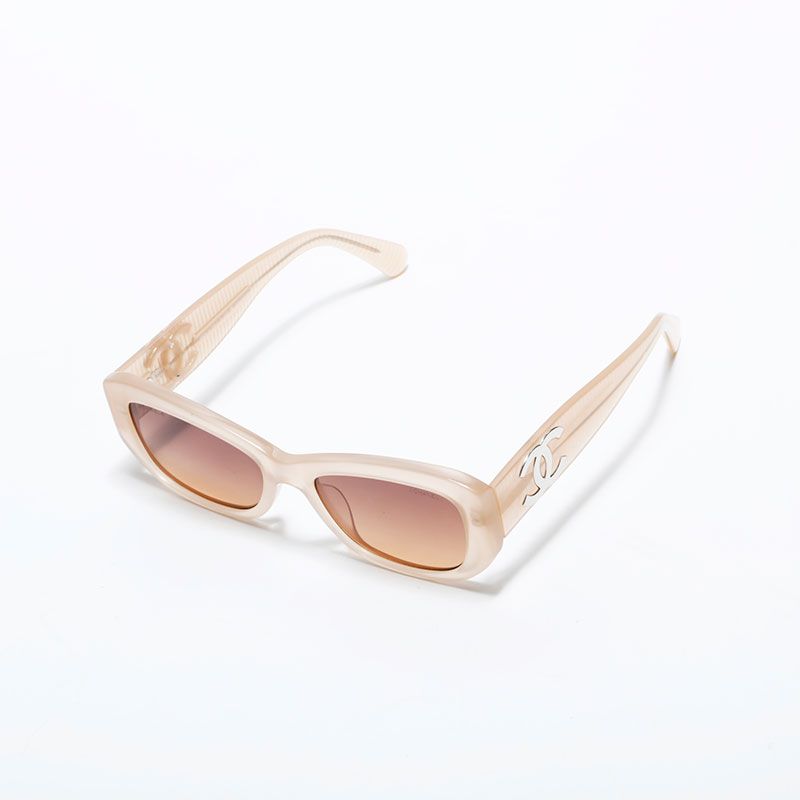 CHANEL シャネル