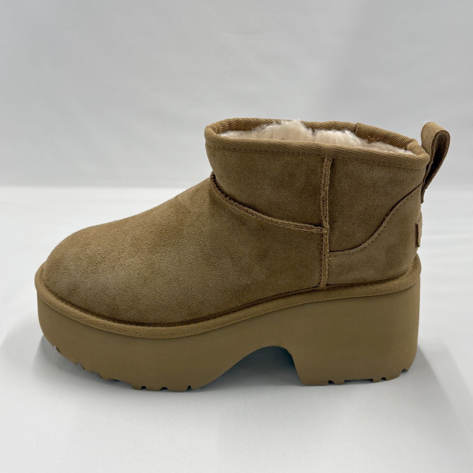 【ほぼ未使用】UGG クラッシック ウルトラミニ ニューハイツ ブーツ 25cm UGG(アグ)】クラッシック ウルトラミニ ニューハイツ/W CLASSIC