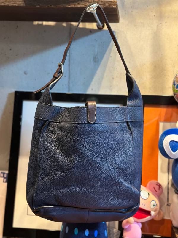 ショルダーバッグ LVU25010898