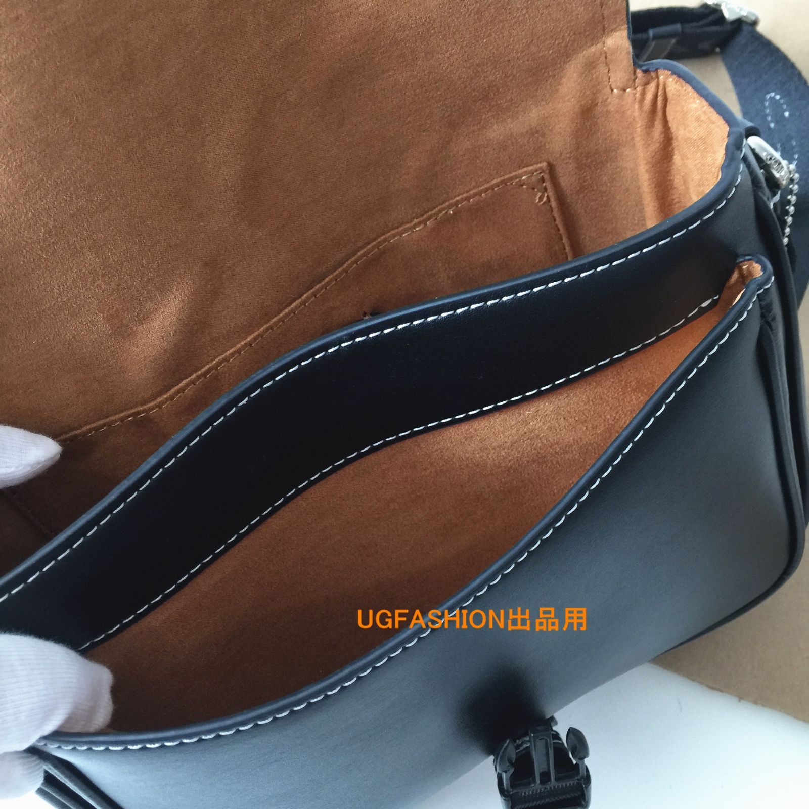 ＜コーチバッグ＞COACH/コーチバッグ ショルダーバッグ CR098 ブラック メッセンジャーバッグ クロスボディー レディースバッグ 斜めがけバッグ アウトレット品 紙袋付属　新品未使用