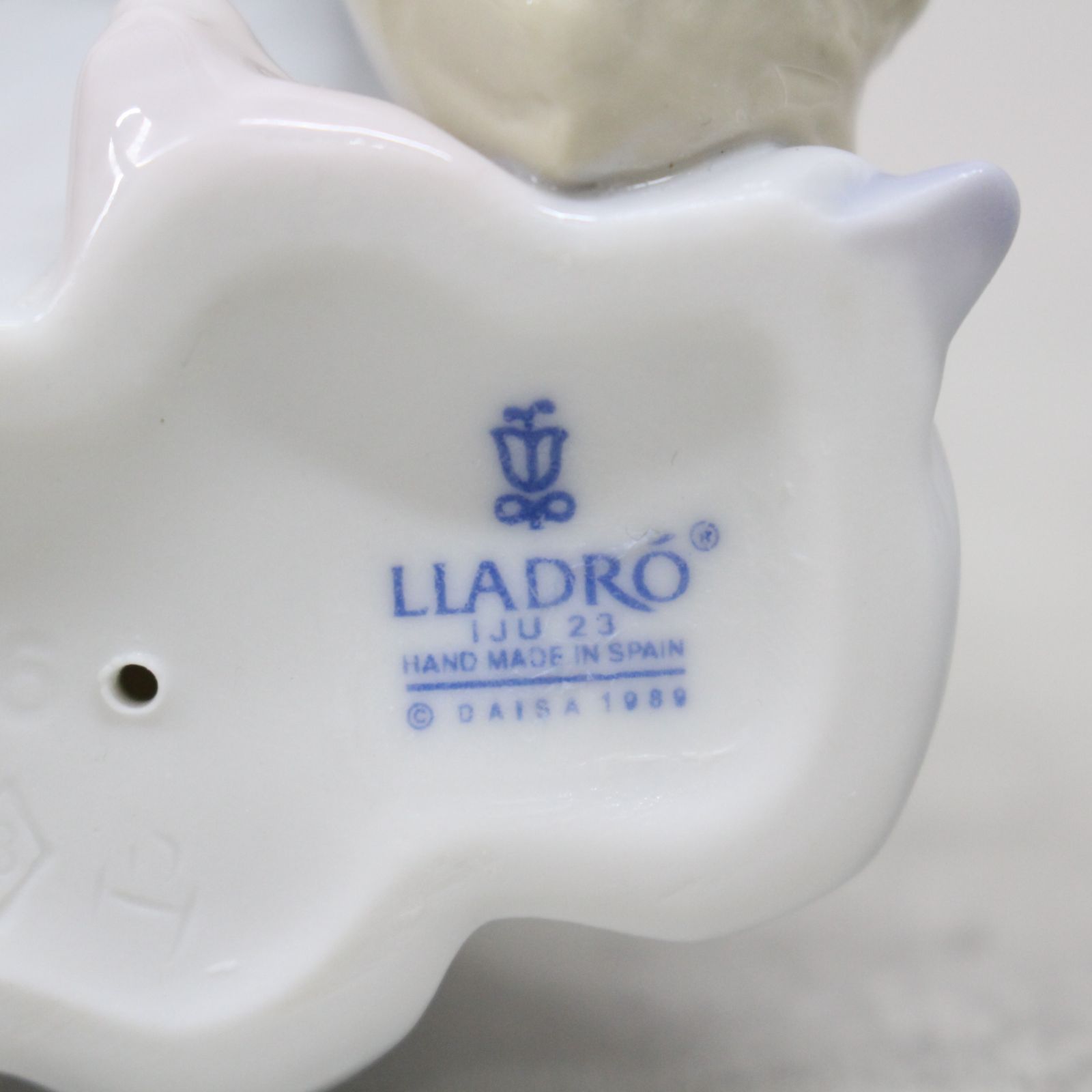 S130)【絶版/極美品】LLADRO/リヤドロ 5726 可愛い天使 「雲を払う」 SWEEP AWAY THE CLOUDS フィギュリン 陶器  置物 アンティーク - メルカリ