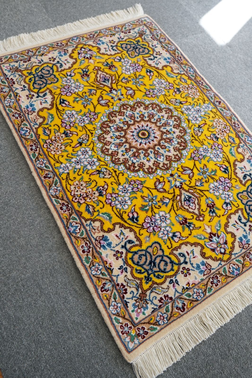 90×60cm【ペルシャ手織り絨毯】