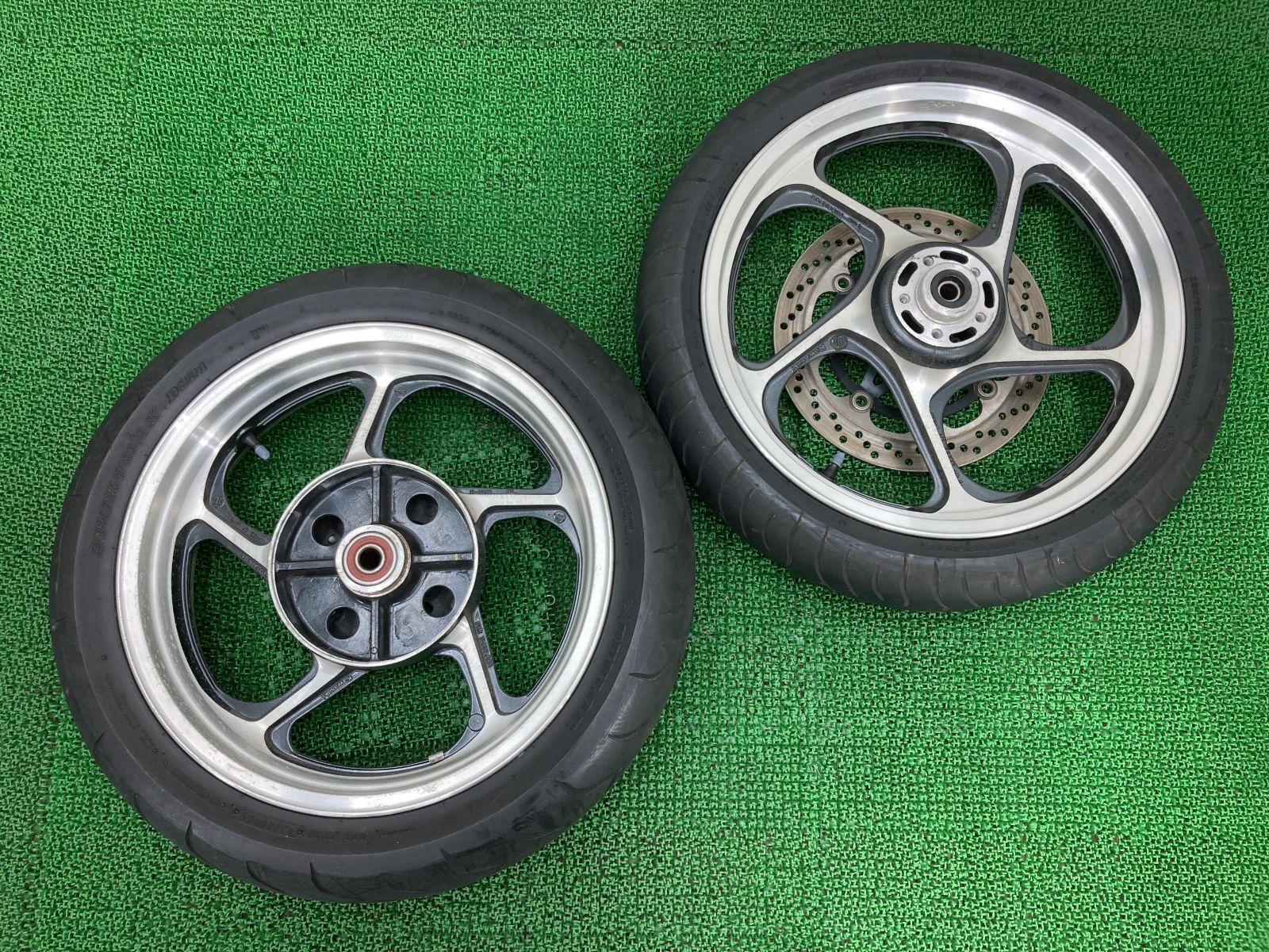 ゼファー1100用純正ホイール　前後セット カワサキ ゼファー1100 ホイール 前後 純正 中古 バイク 部品