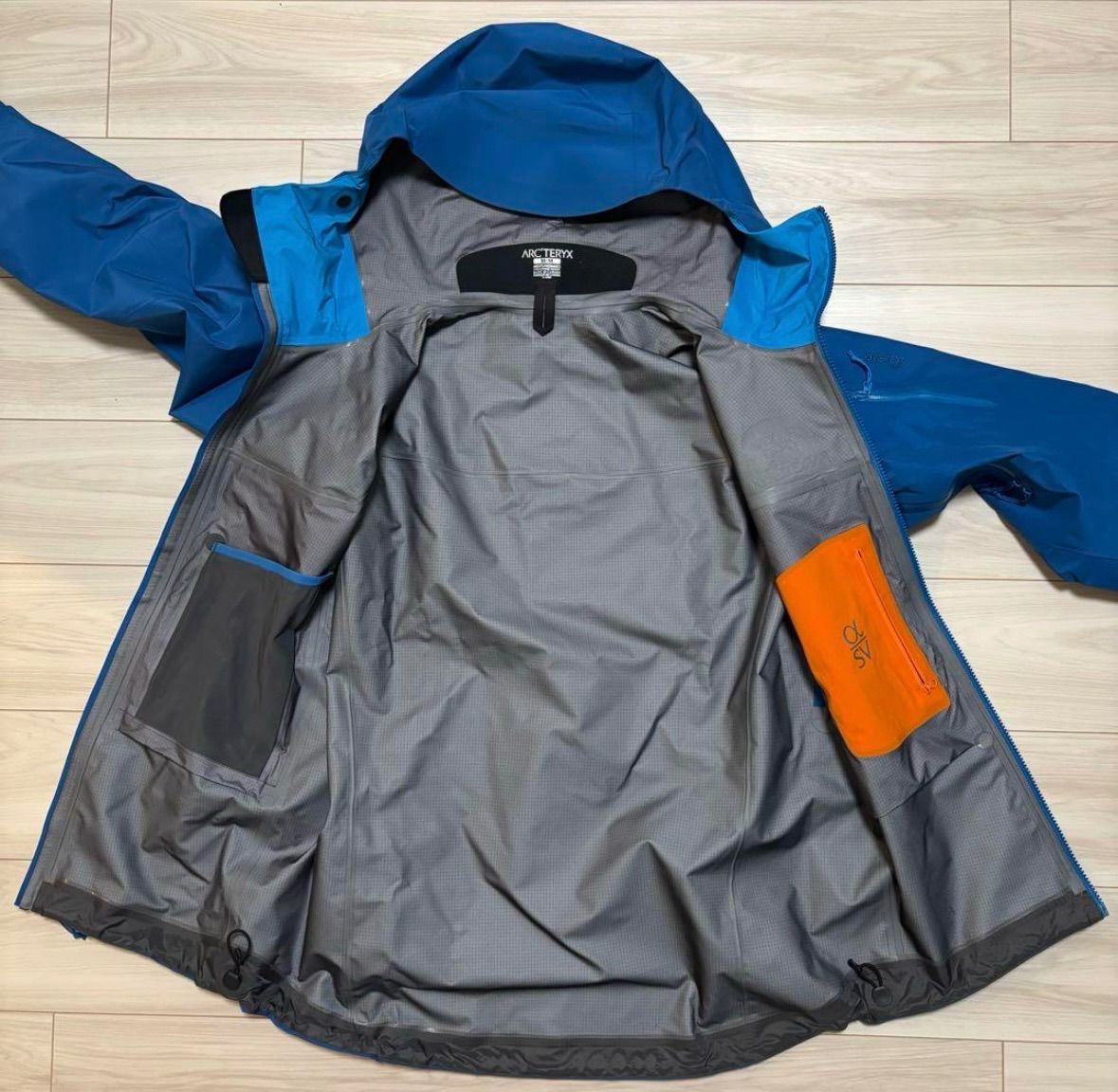 美品　アークテリクス　アルファSV メンズＭ　青　ゴアテックス　ナイロン　シェル 美品 アークテリクス アルファSV メンズM 青 ゴアテックス ナイロン