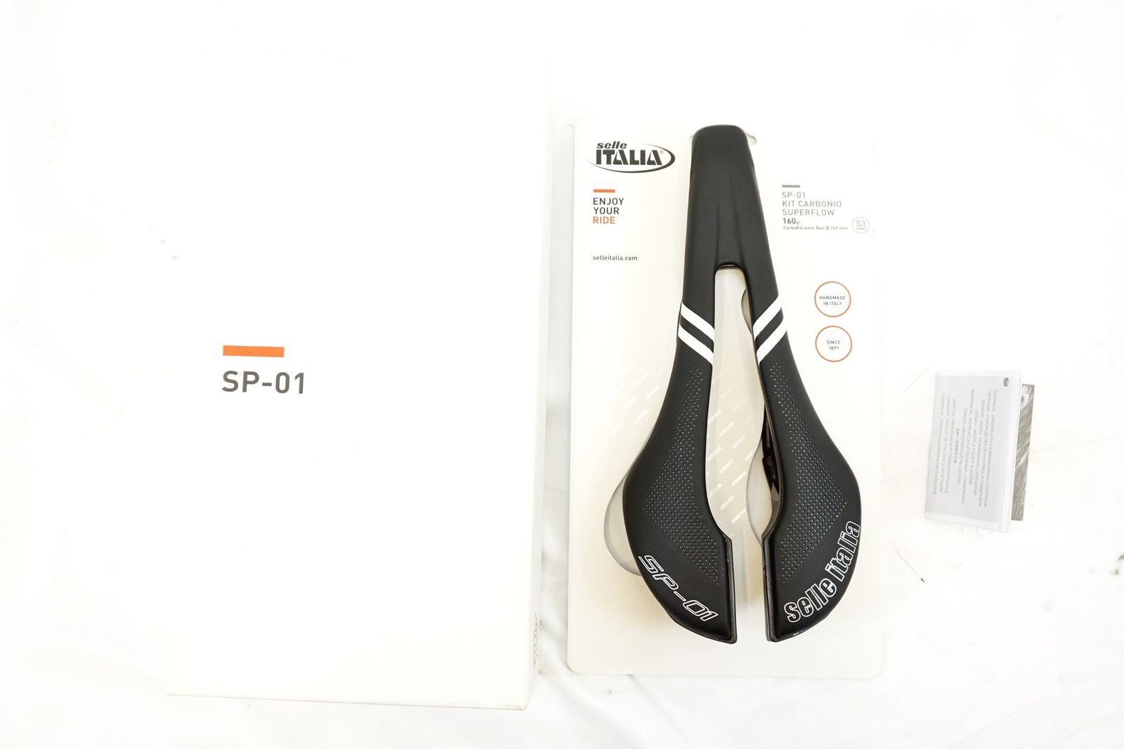 SELLE ITALIA 「セライタリア」 SP-01 KIT CARBONIO SUPERFLOW サドル