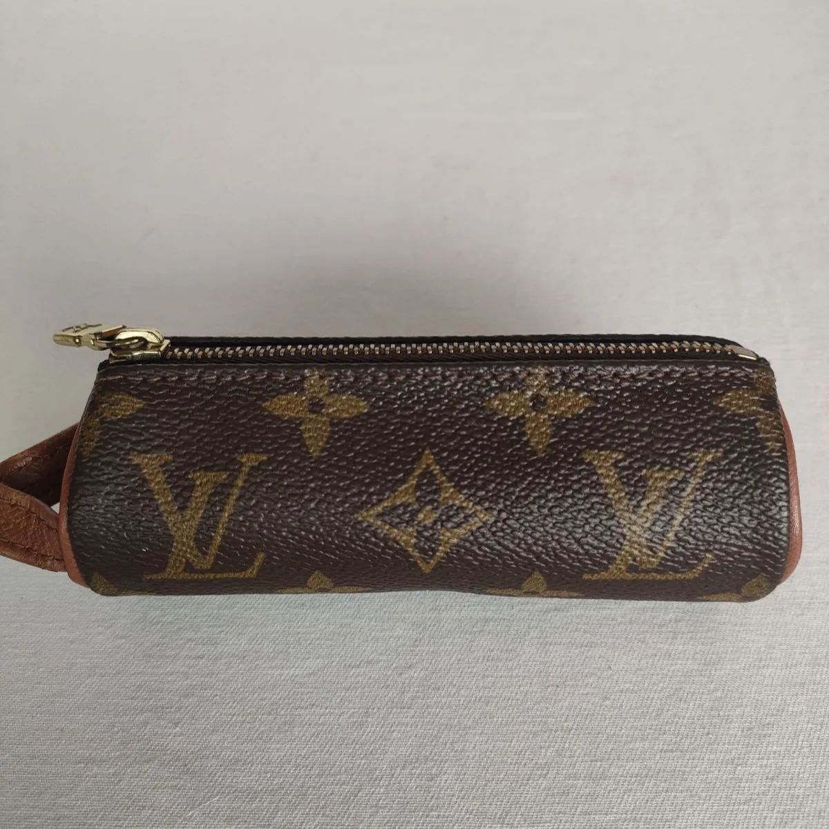 ルイヴィトン ゴルフボール入れ