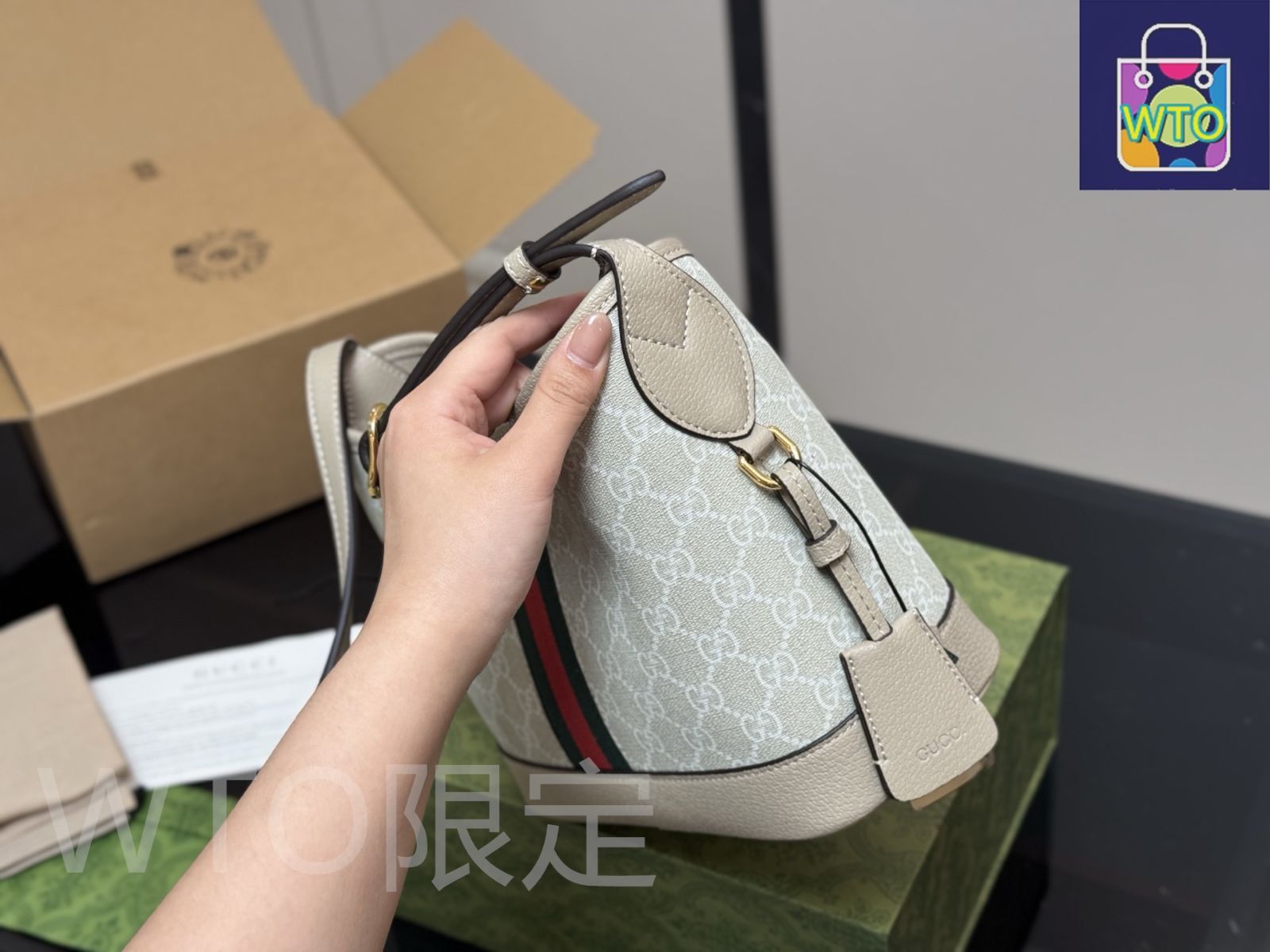 グッチ　大きい箱 今日特価】Gucci グッチ 折りたたみ式ボックスと飛行機型