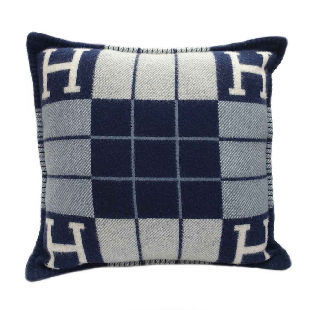 【2個セット】HERMES　クッション　アヴァロンⅢ エクリュ×カバン　紺 2個セット】HERMES クッション アヴァロンⅢ エクリュ×カバン 紺 未