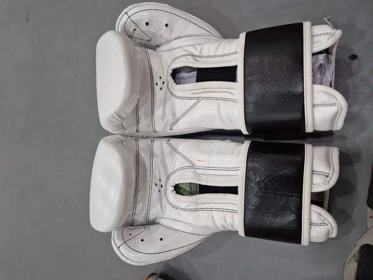 reyesスピードバック、パンチングボールsize small reyesスピード