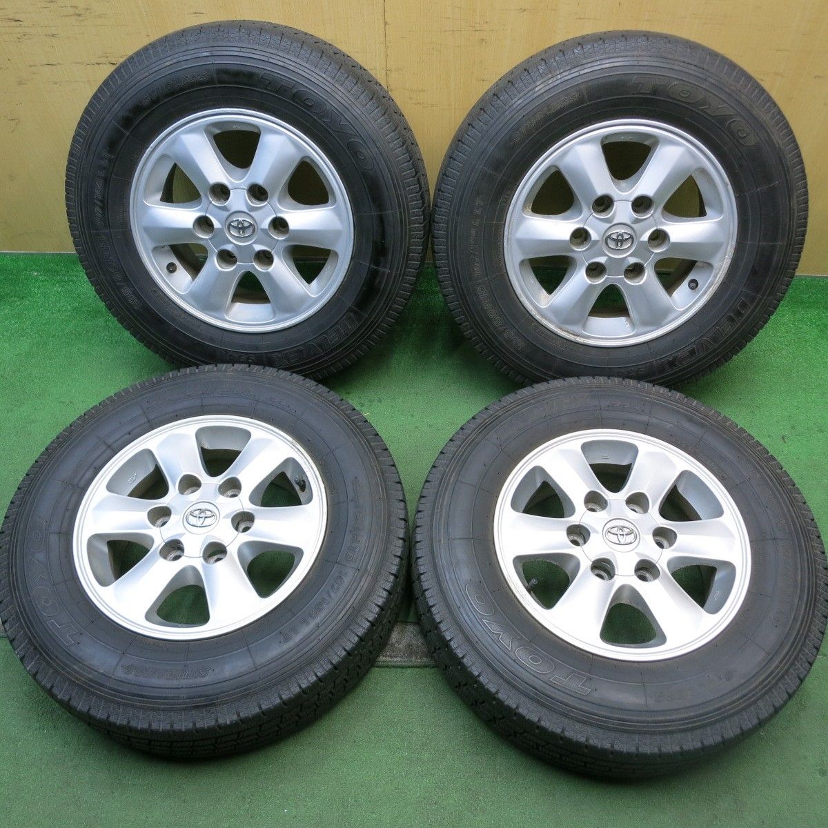 バリ溝！9.5分☆トヨタ 200系 ハイエース 純正 OP 195/80R15 107
