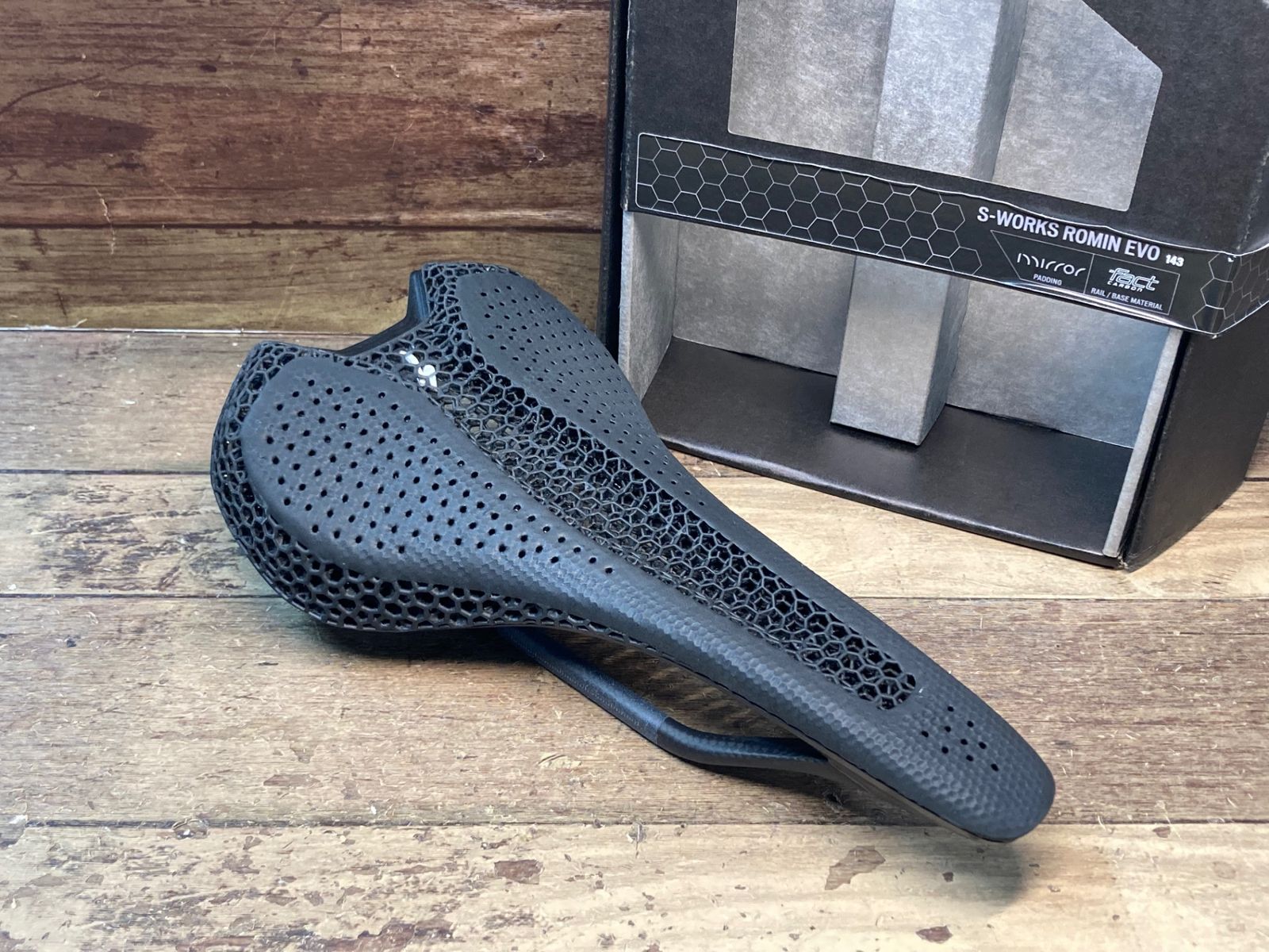 中古良品S-WORKS ROMIN EVO MIRRORサドル143mm