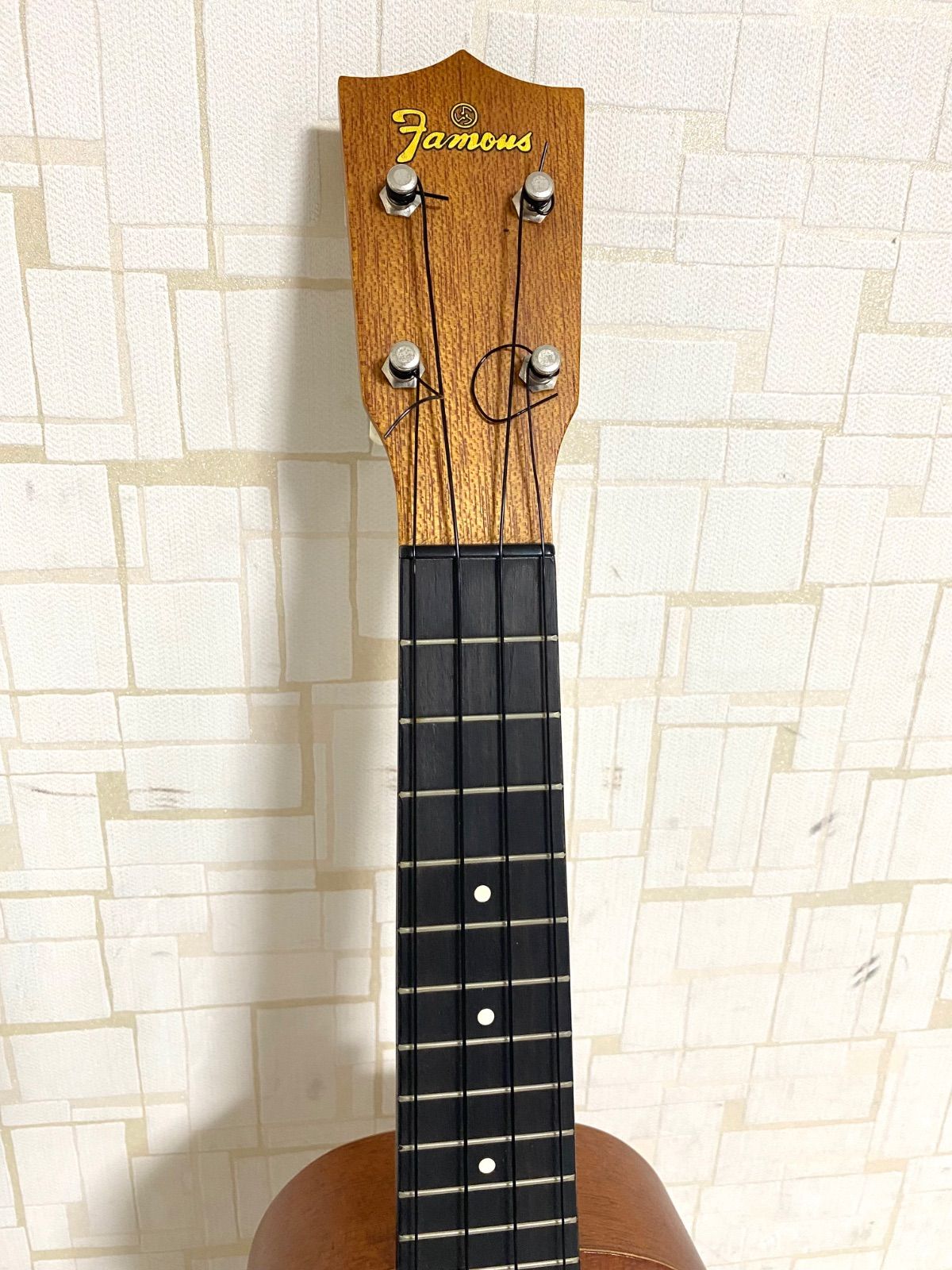 Famous フェイマス FS-5 ソプラノウクレレ UT-401 チューナー ケース付き WWW_NOITHATQUANGTHANH_NET