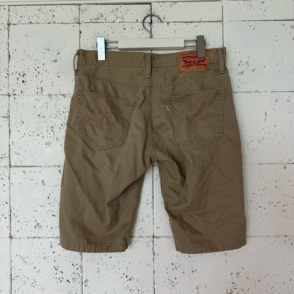 32 LEVI